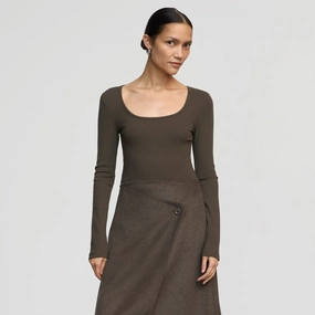 MultiPanelConstruction UniversalFit Rosa Ribbed Scoop-Neck Tee