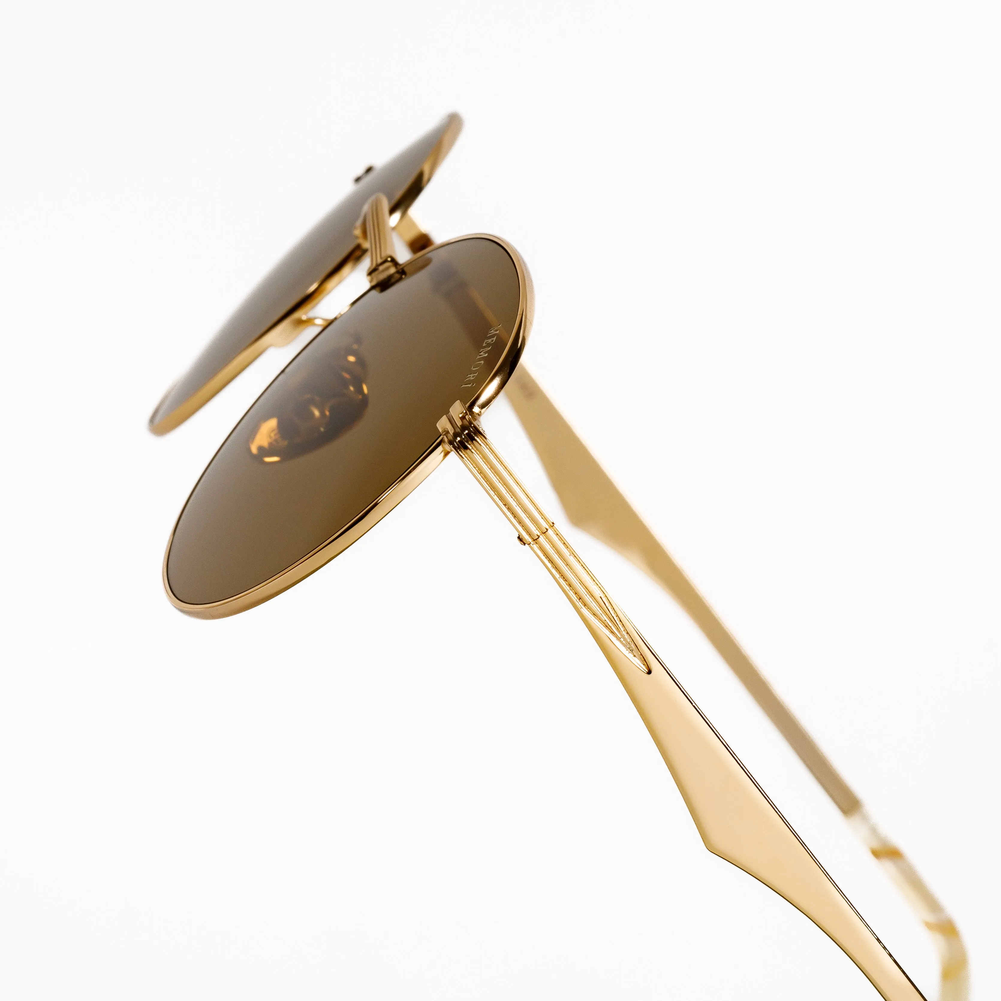 Round Sunglasses in Gold - Warm Brown Lenses
