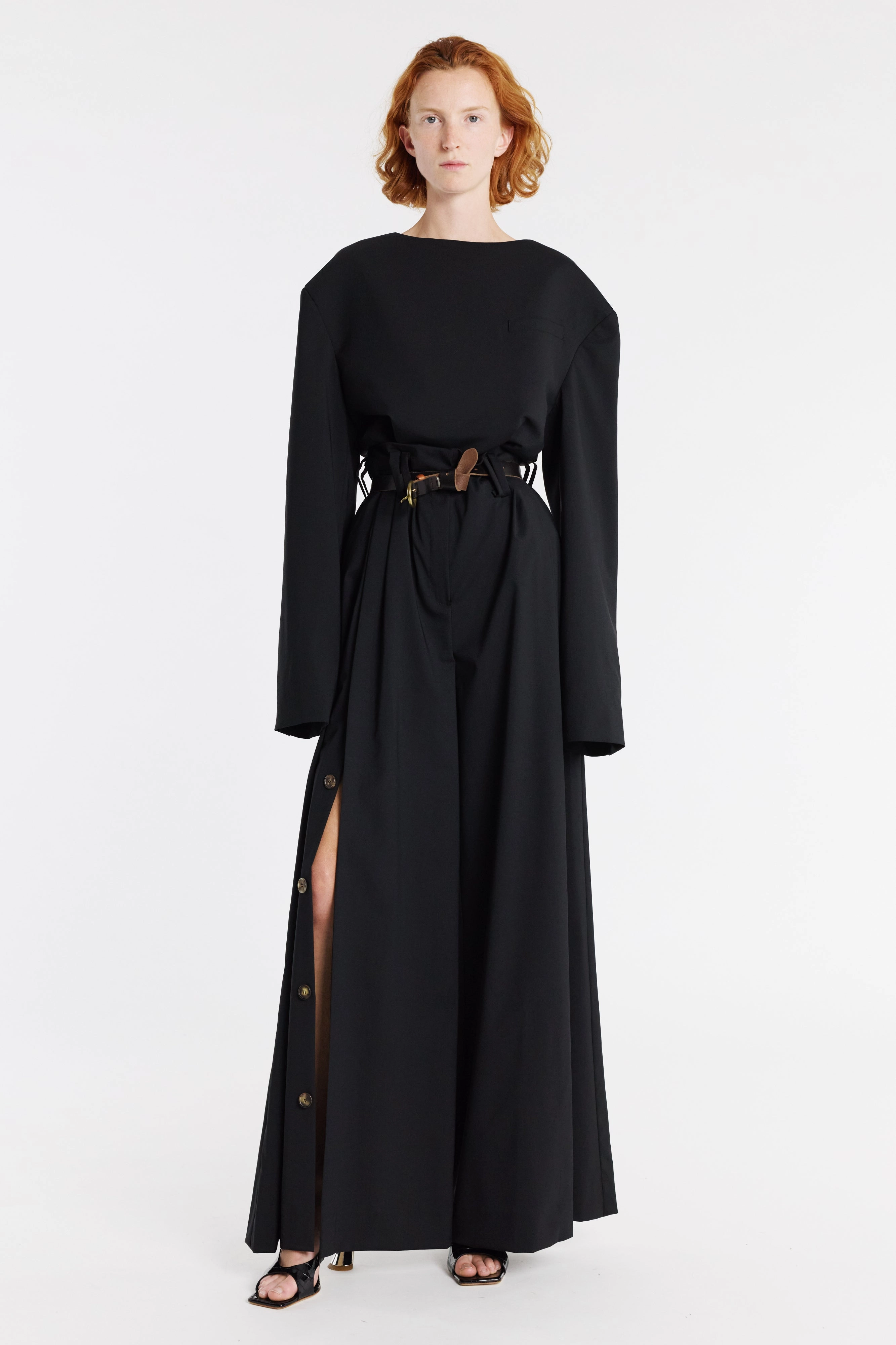 Tencel Cotton Hybrid Weave Flowing Design Round Neck Tailored Top Black