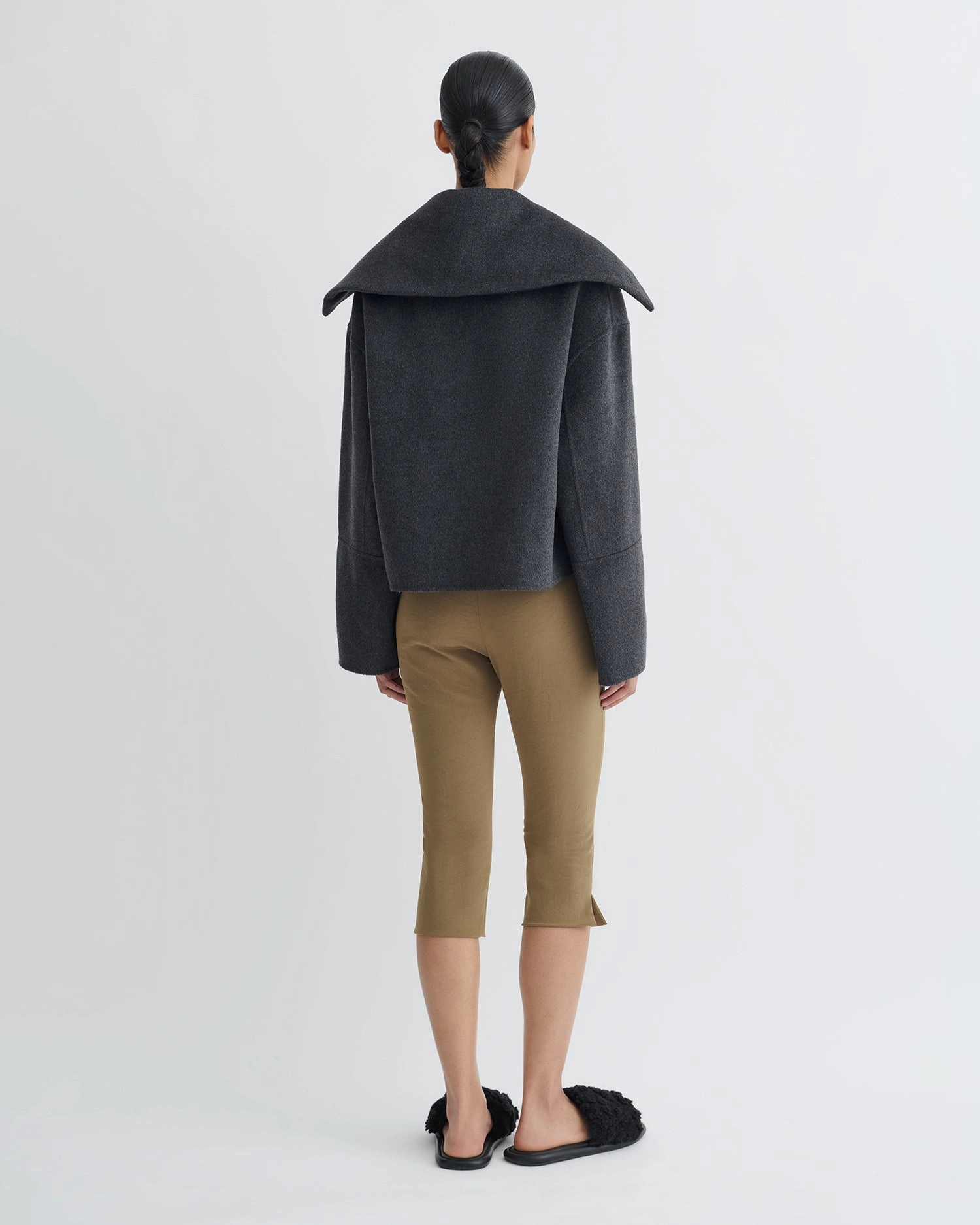 Seam-Free Quality Material Saoirse - Paper Jersey Capri Pants - Brown