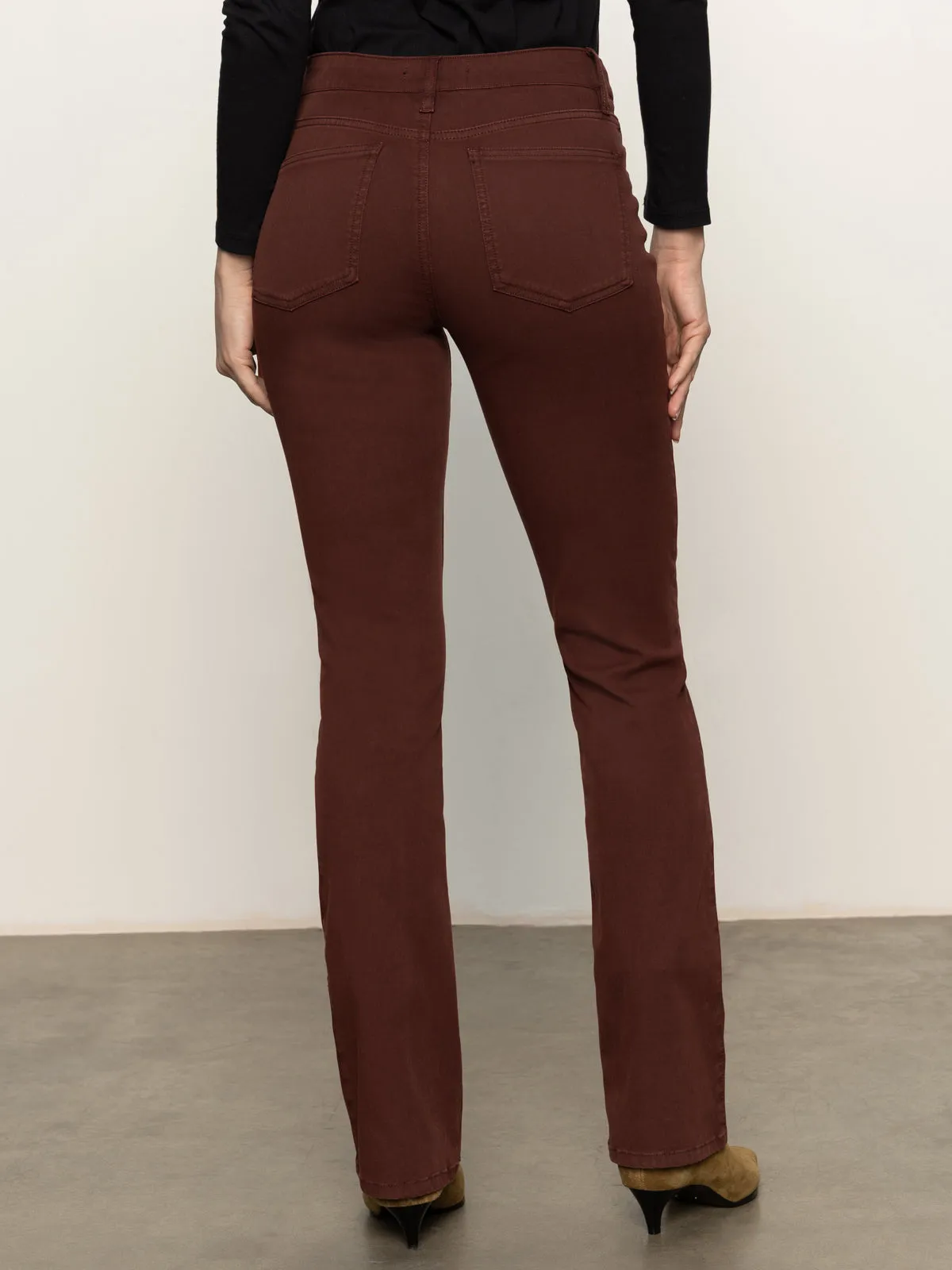 Reinforced Shoulder Sculpted Brook Bootcut Pant Chicory