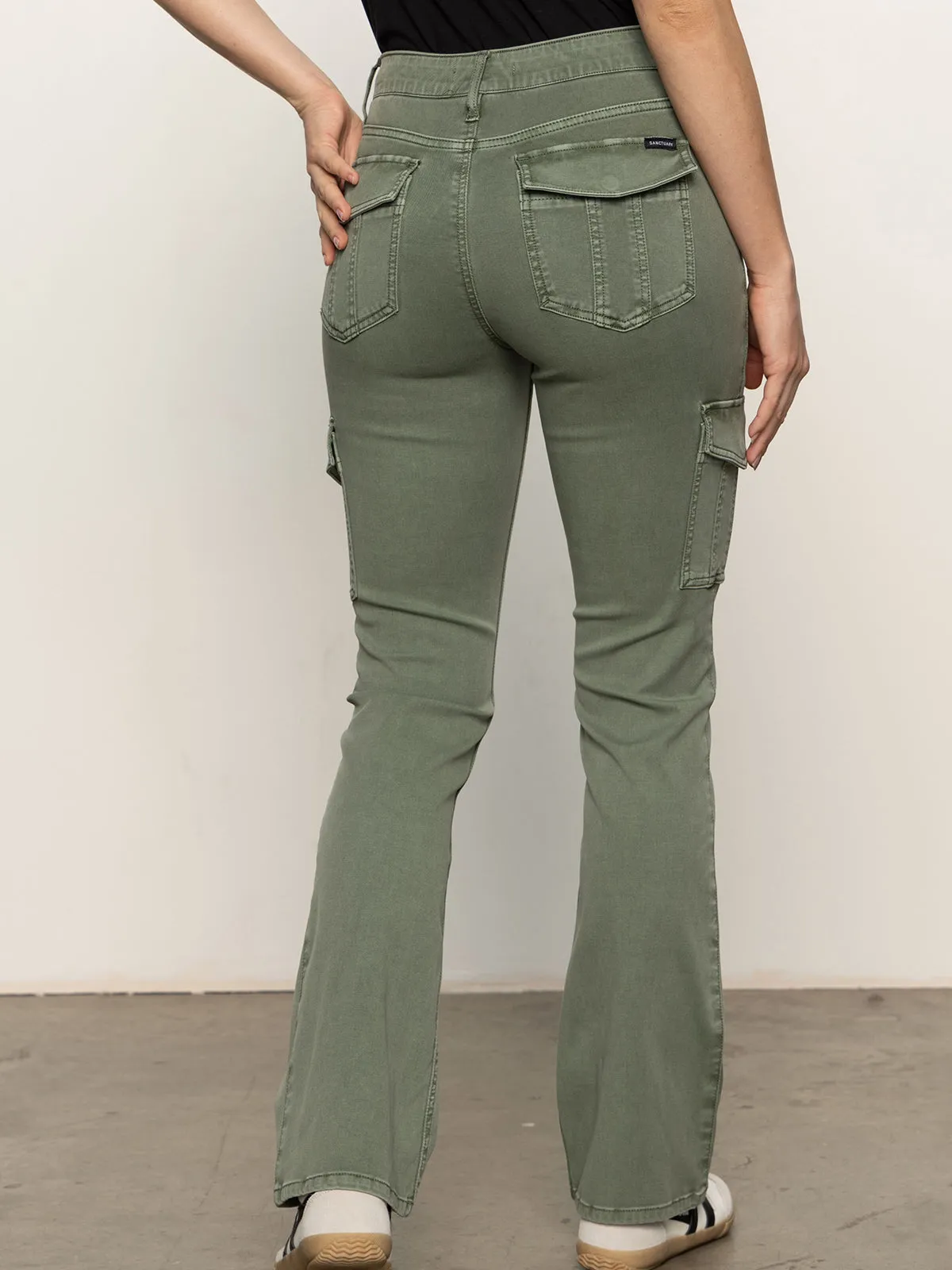 SeamlessPocketDesign Thermal Regulating Sculpted Hayden Bootcut Pant Dark Spruce
