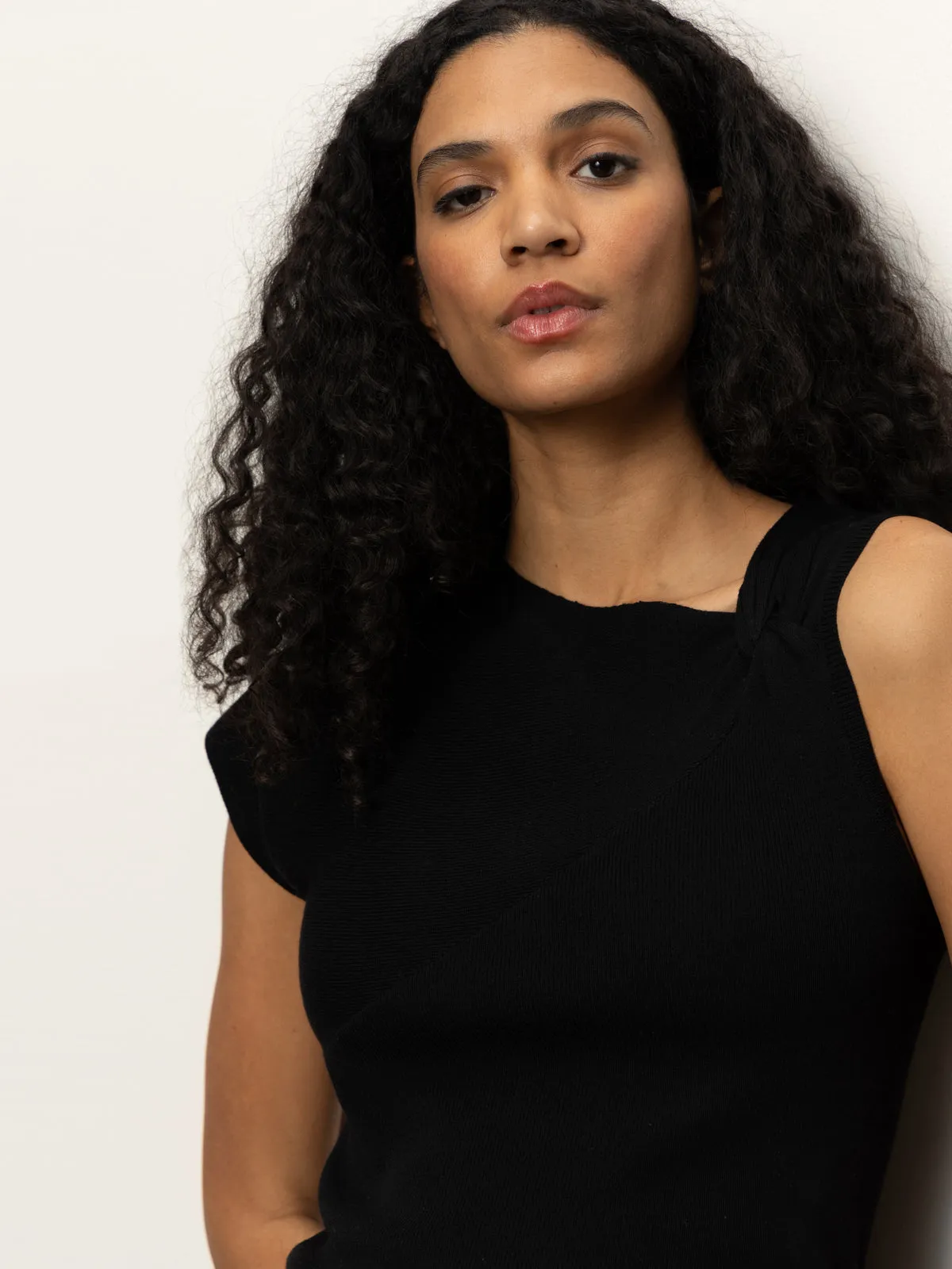 Chill Comfort Look Casual Performance Fit Shoulder Twist Top Black
