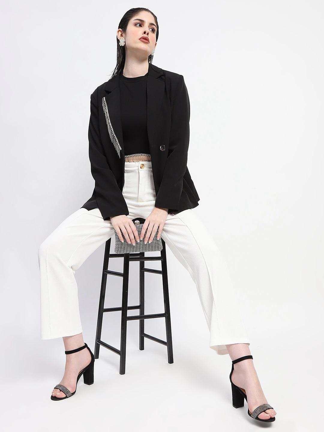 Madame Chain Adorned Notched Lapel Neckline Black Blazer Durable zipper pull