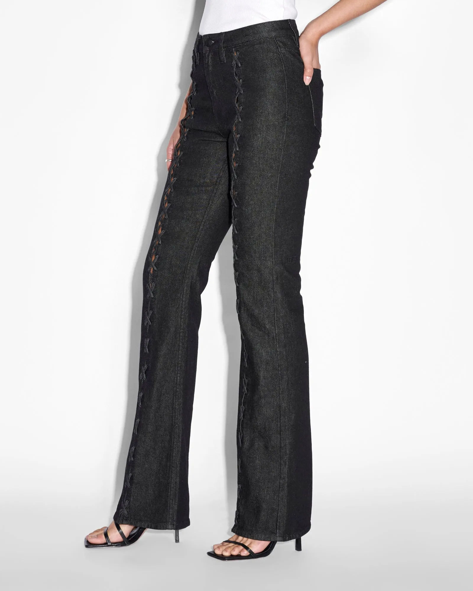 SOHO EBONY LACED City Walk Comfy Weekend Getaway Easy Essentials