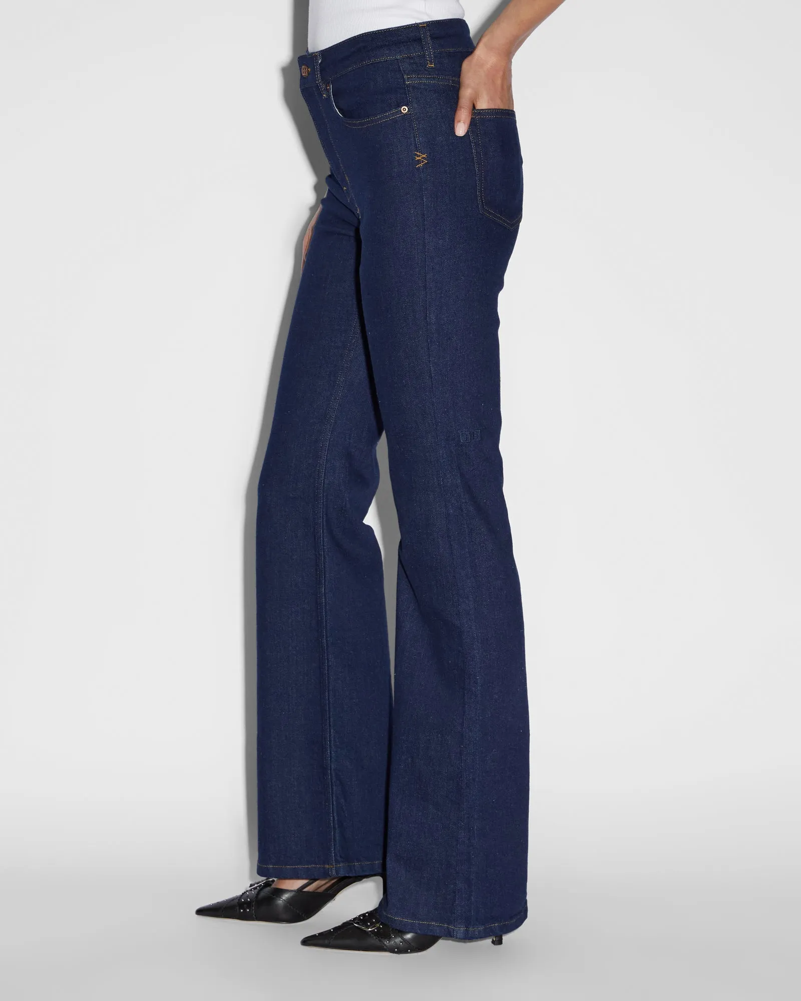 SOHO LEGACY Straight Leg Design