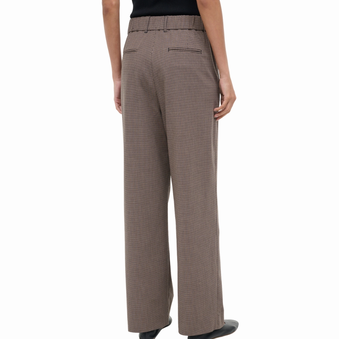 Sleek Design Snug Fit Jerome Pant