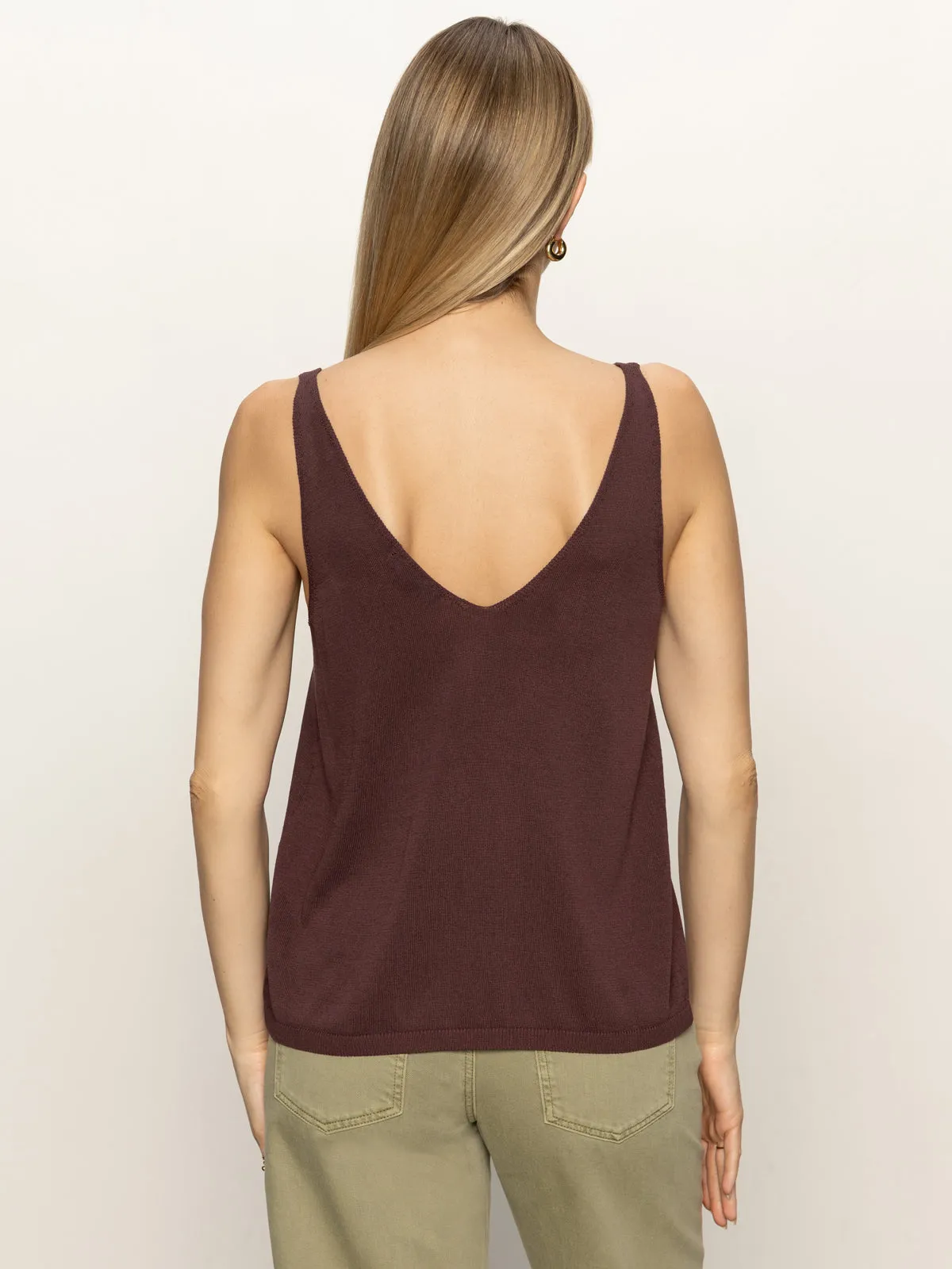 Minimalist Wear V-Neck Knitwear Tank Mesa