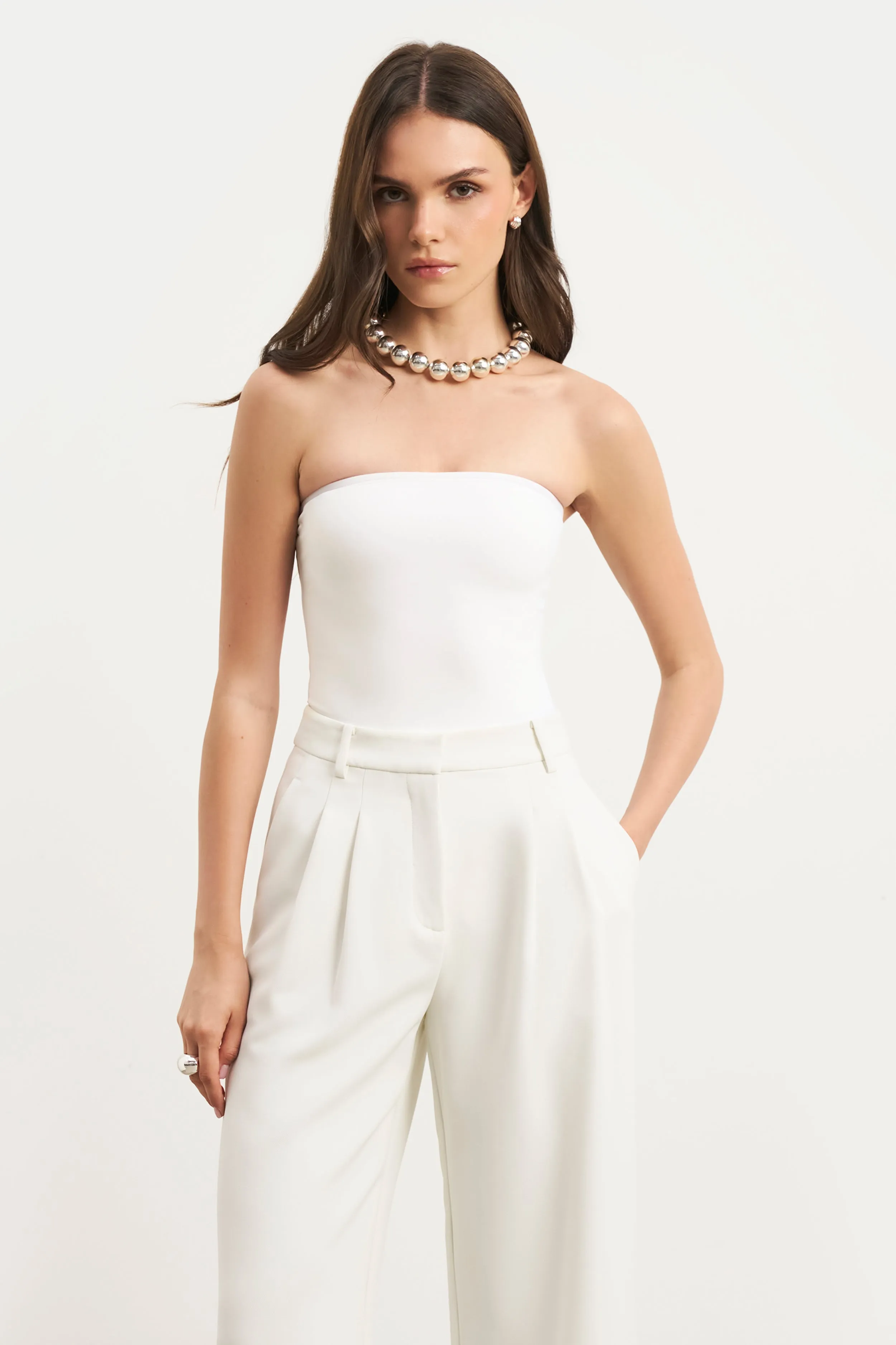 Minimalist Aesthetic Interlock Weave Strapless Bandeau Bodysuit - White