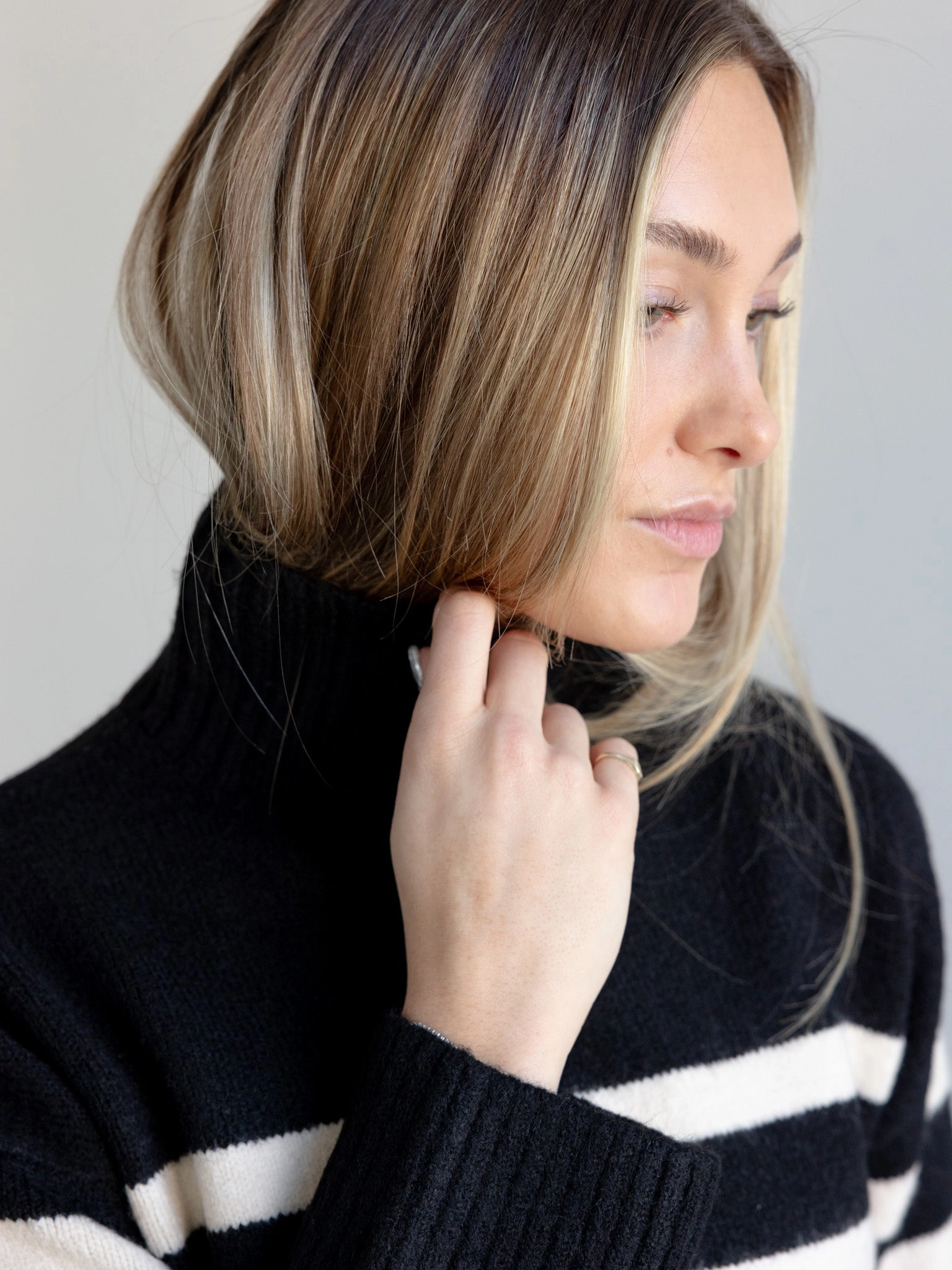 Stripe Turtle Neck Sweater UVProtection Layer Anti Static Technology