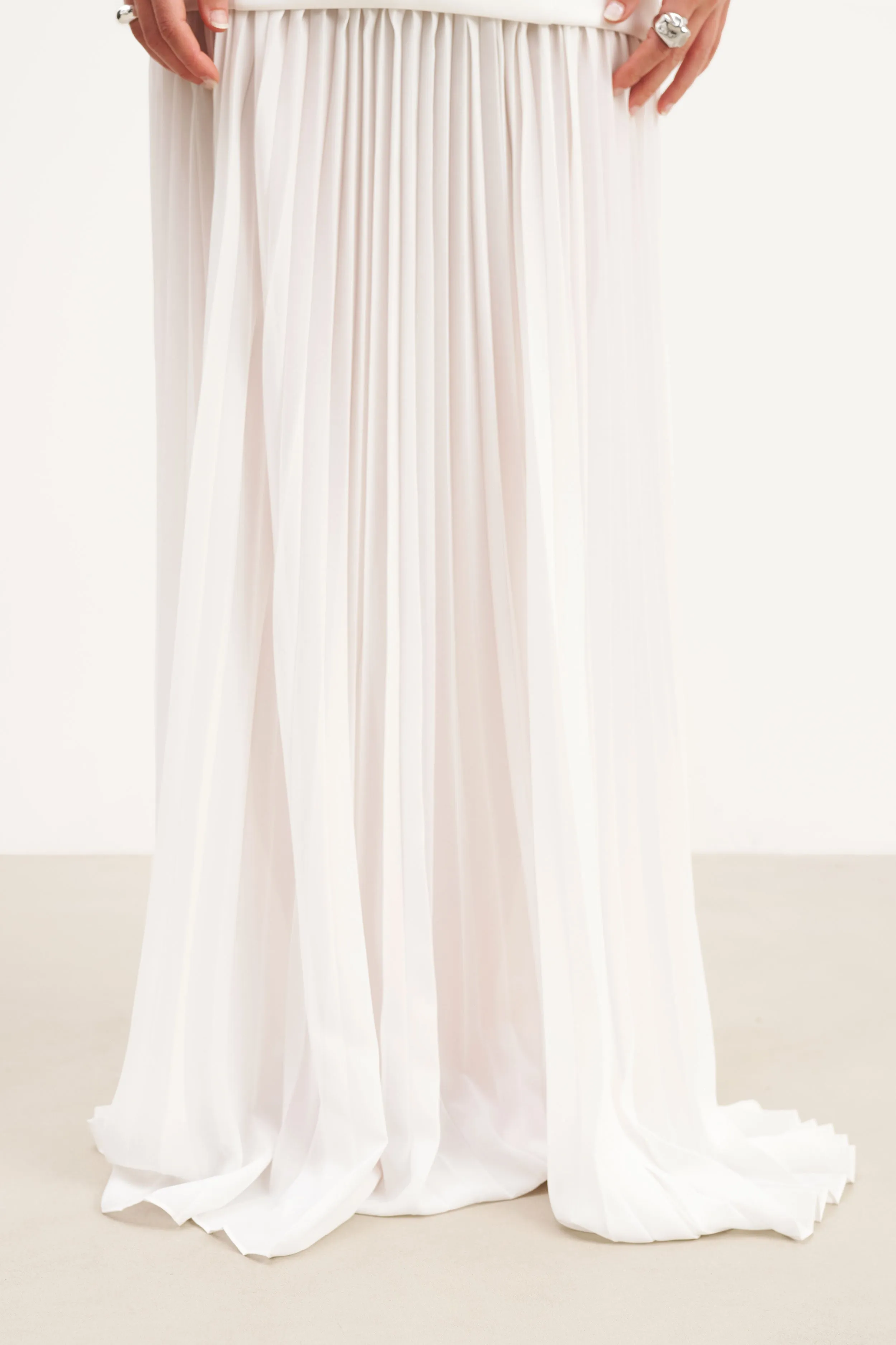 Structured Bodice Gown - White Romance Glow