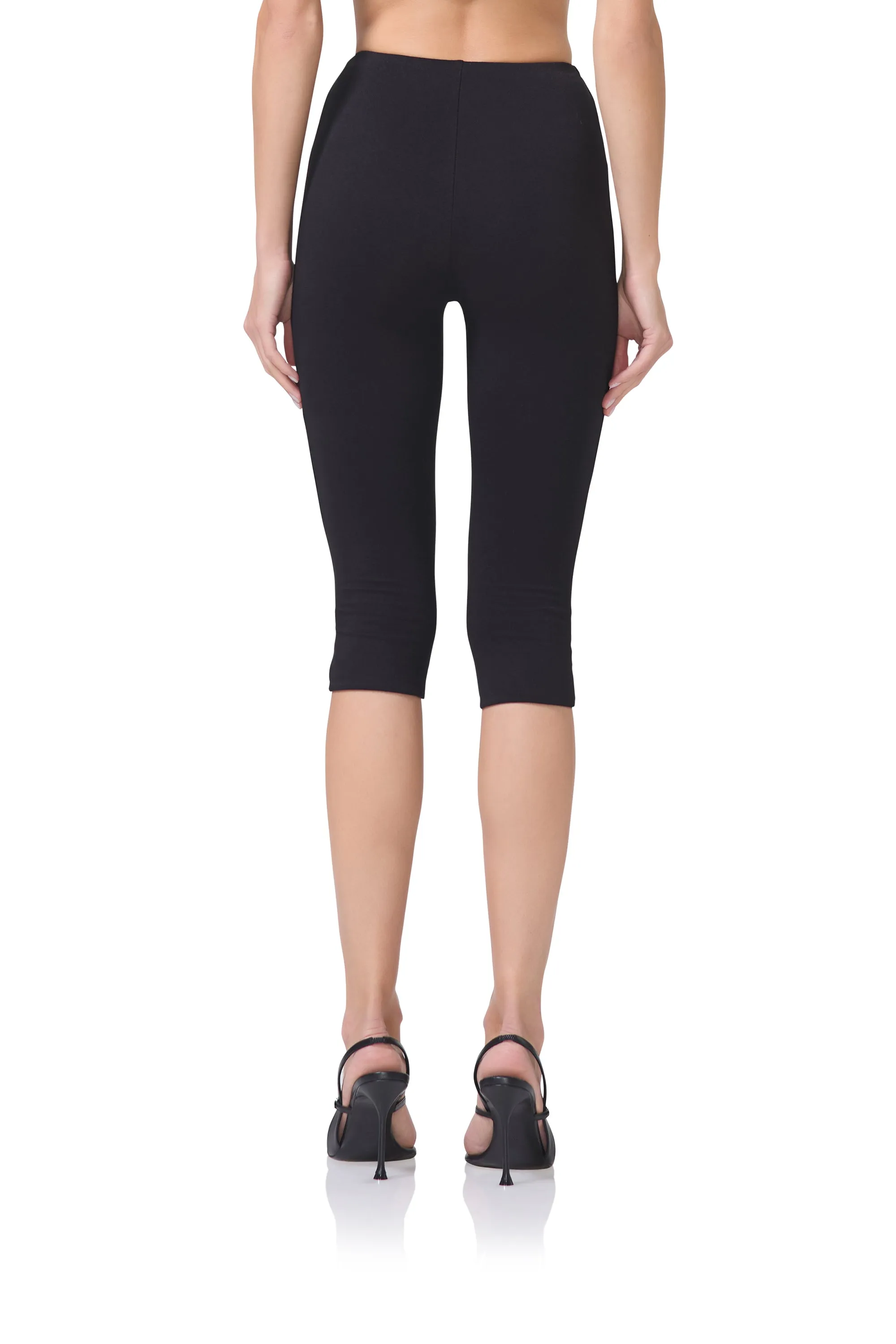 Ettie Capri Legging - Noir Chilly Weather Comfort Back pockets
