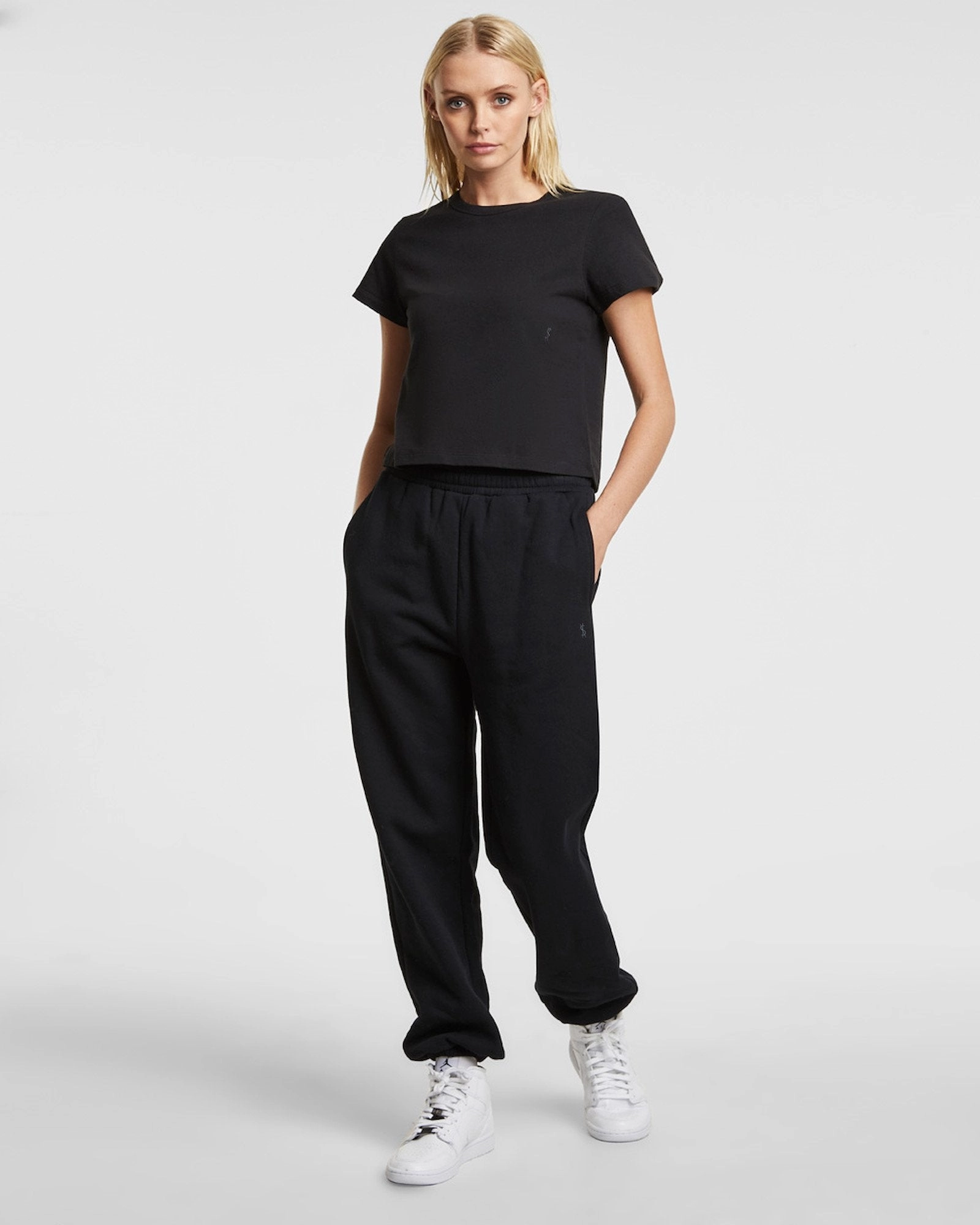 3 X 4 TRAK JET BLACK Base Layer No Ride Up Design