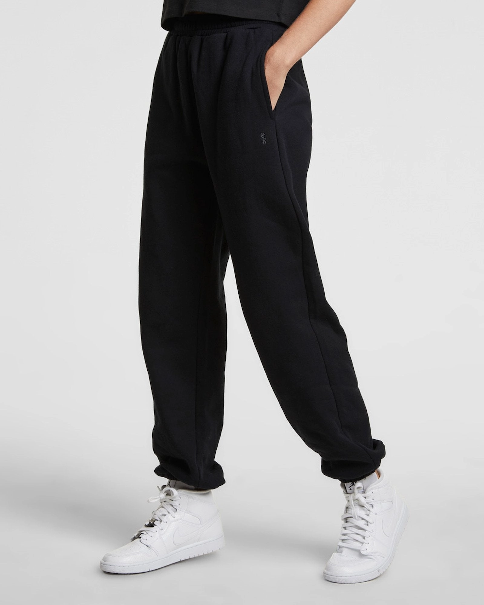 Packable design 3 X 4 TRAK JET BLACK
