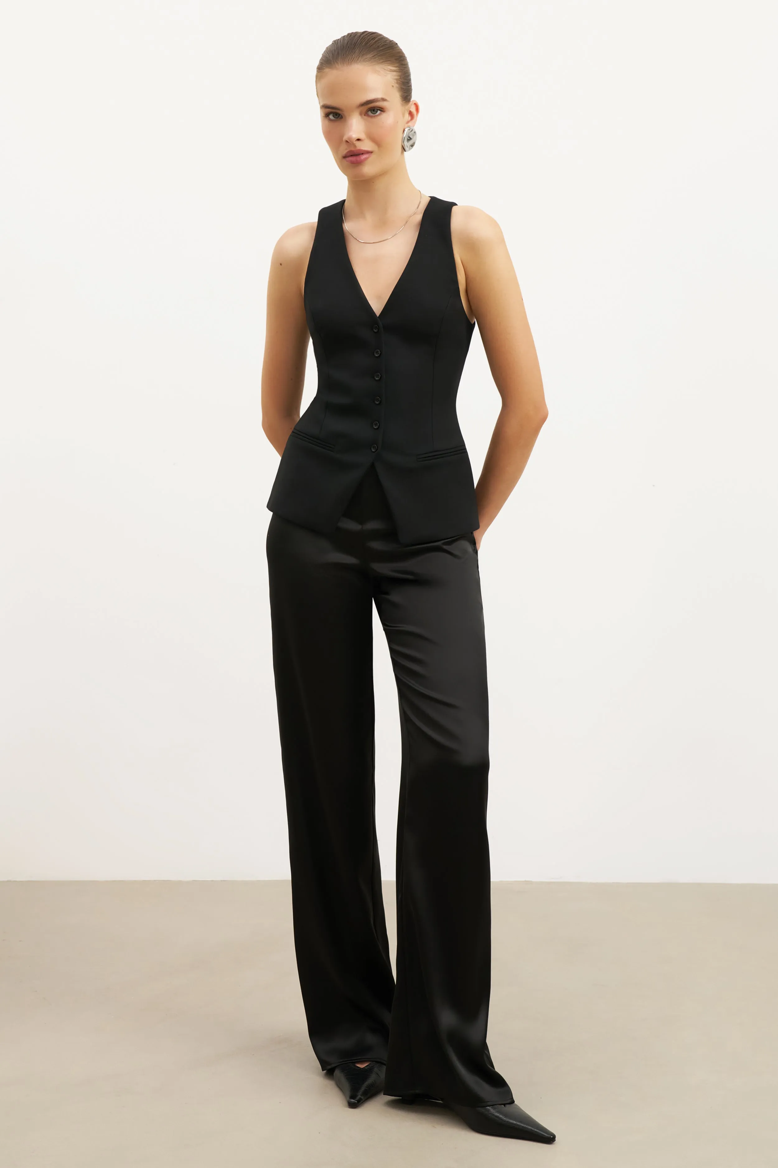 Reinforced Stitching Tailored V-Neck Hourglass Waistcoat - Black