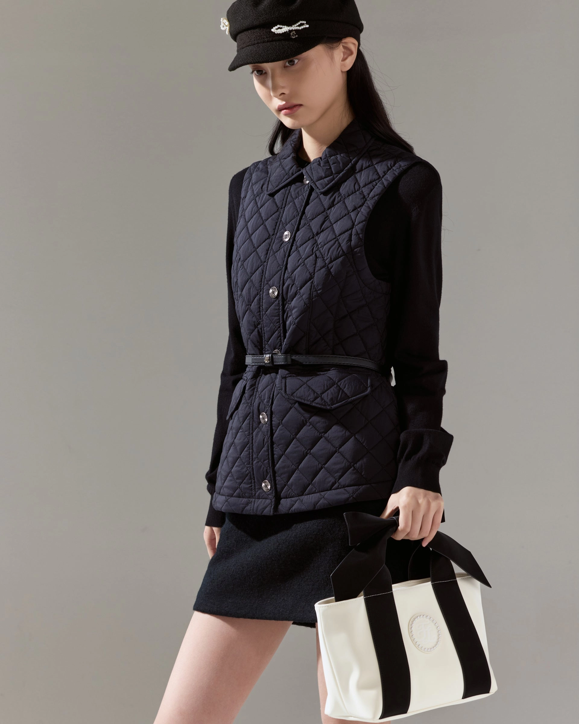 Quilted slim flare vest - Black Oversized Silhouette