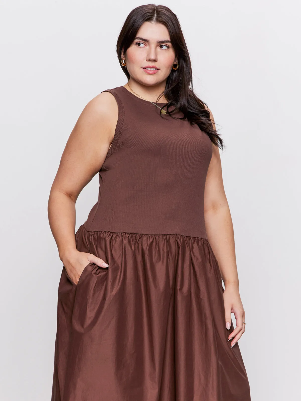Stretch Technology Take Me Away Midi Dress Mesa Extended Sizing