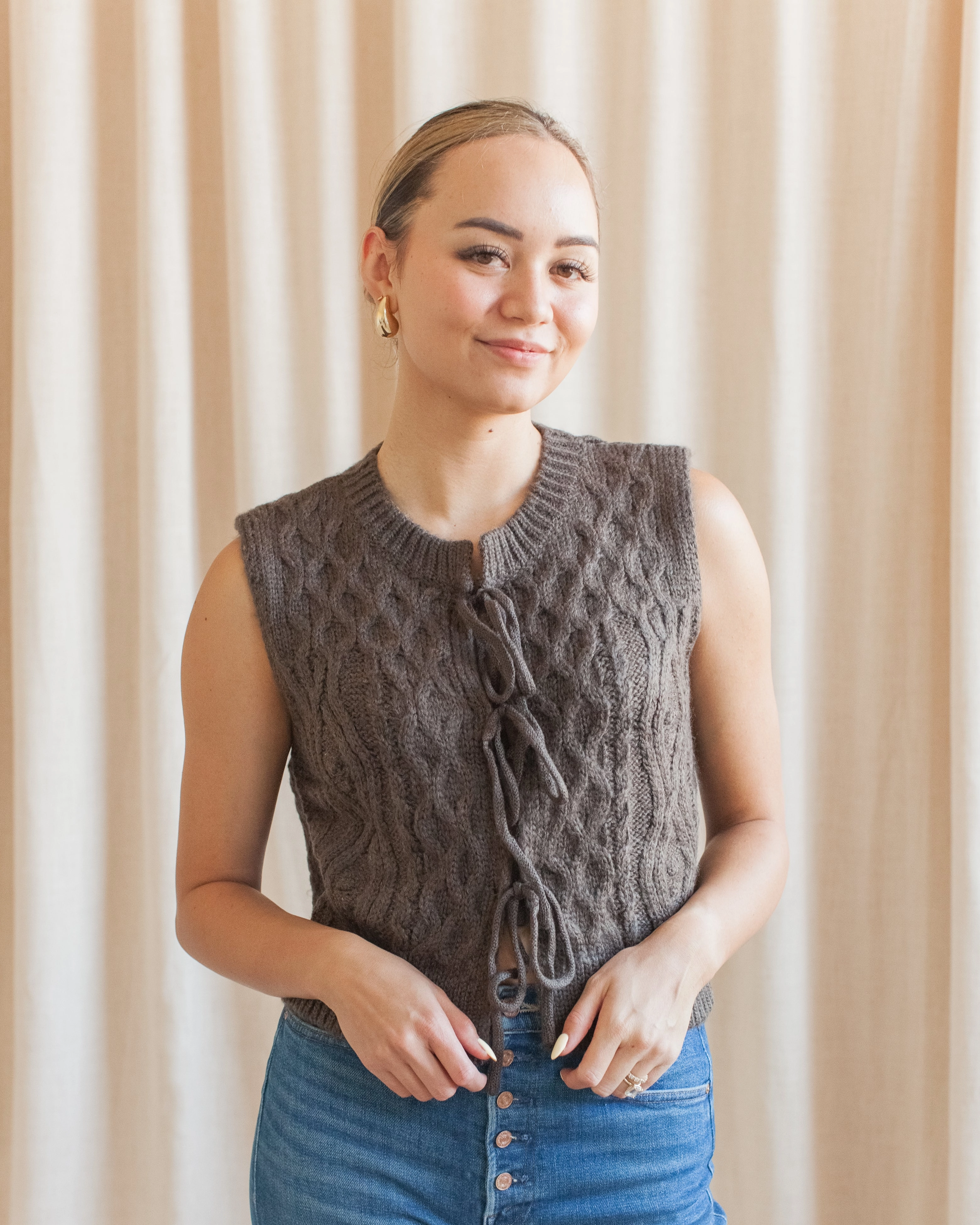 Chill Proof Tencel Blend Material Lucy Cable Knit Vest - Charcoal