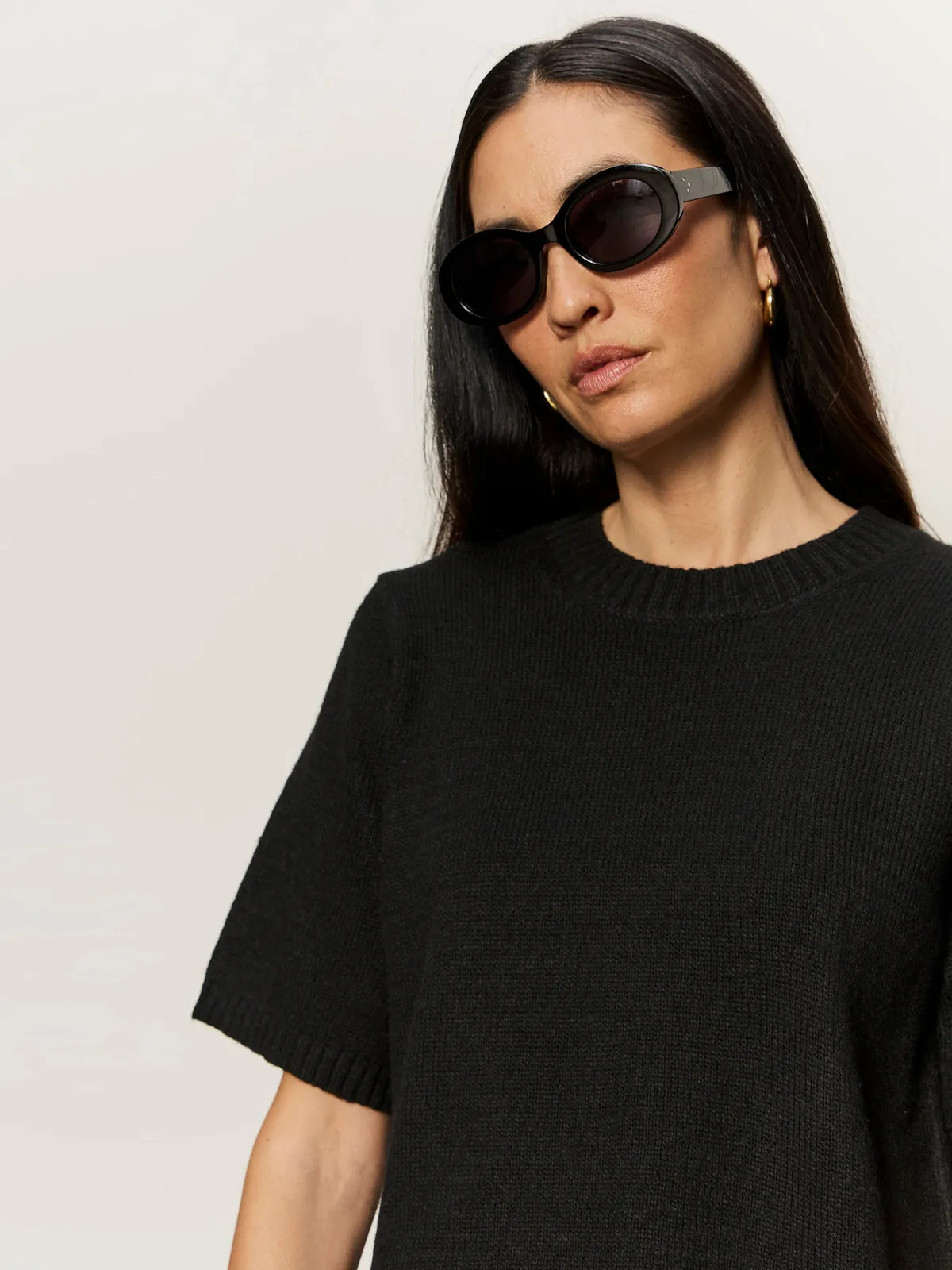 Perfect Sweater Tee Black Compact TravelFriendly Design