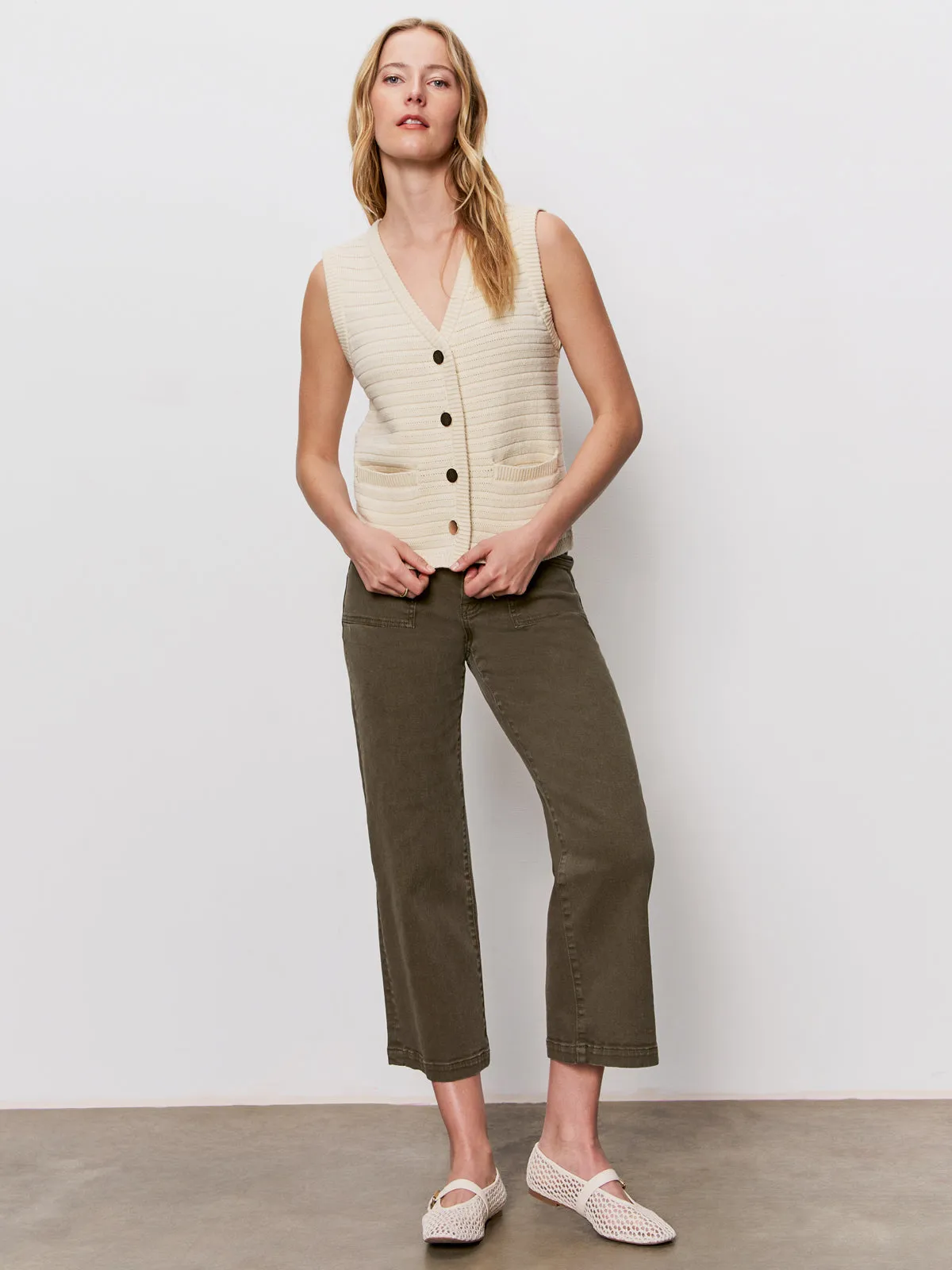 Textured Sweater Vest Macrame Modern Fit Sporty Active Wear