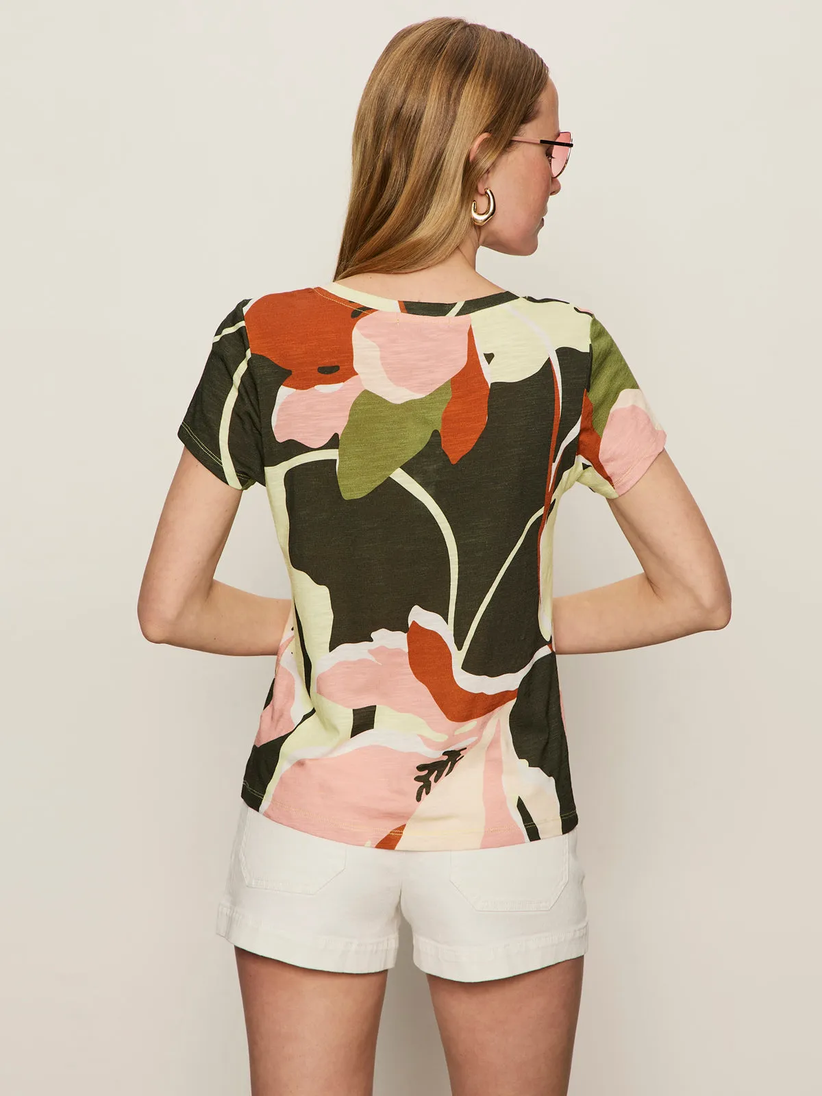 Perfect Layering Versatile Fashion The Perfect Tee Reef Vibes