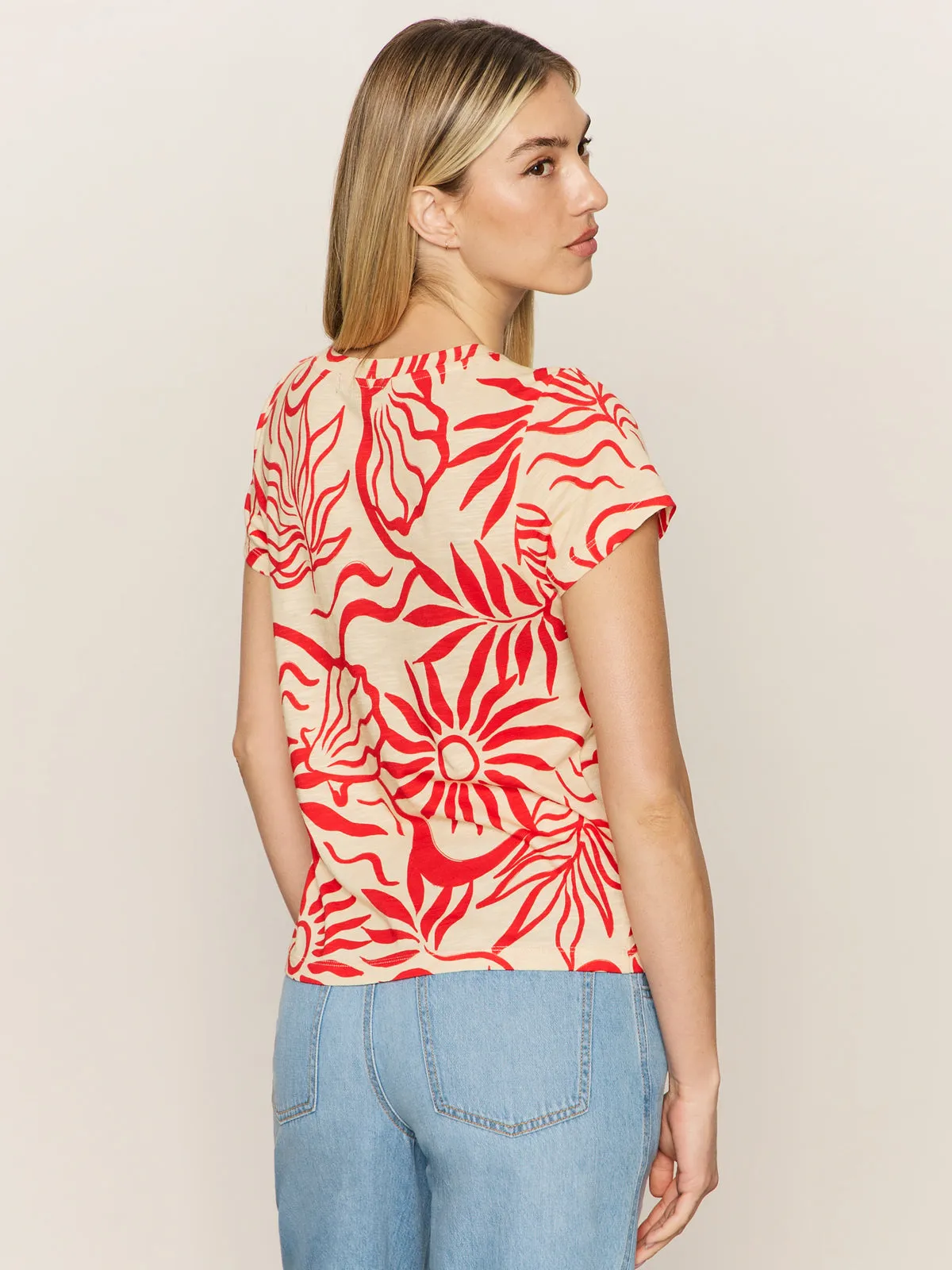 The Perfect Tee Sunny Riviera Complementary Colors