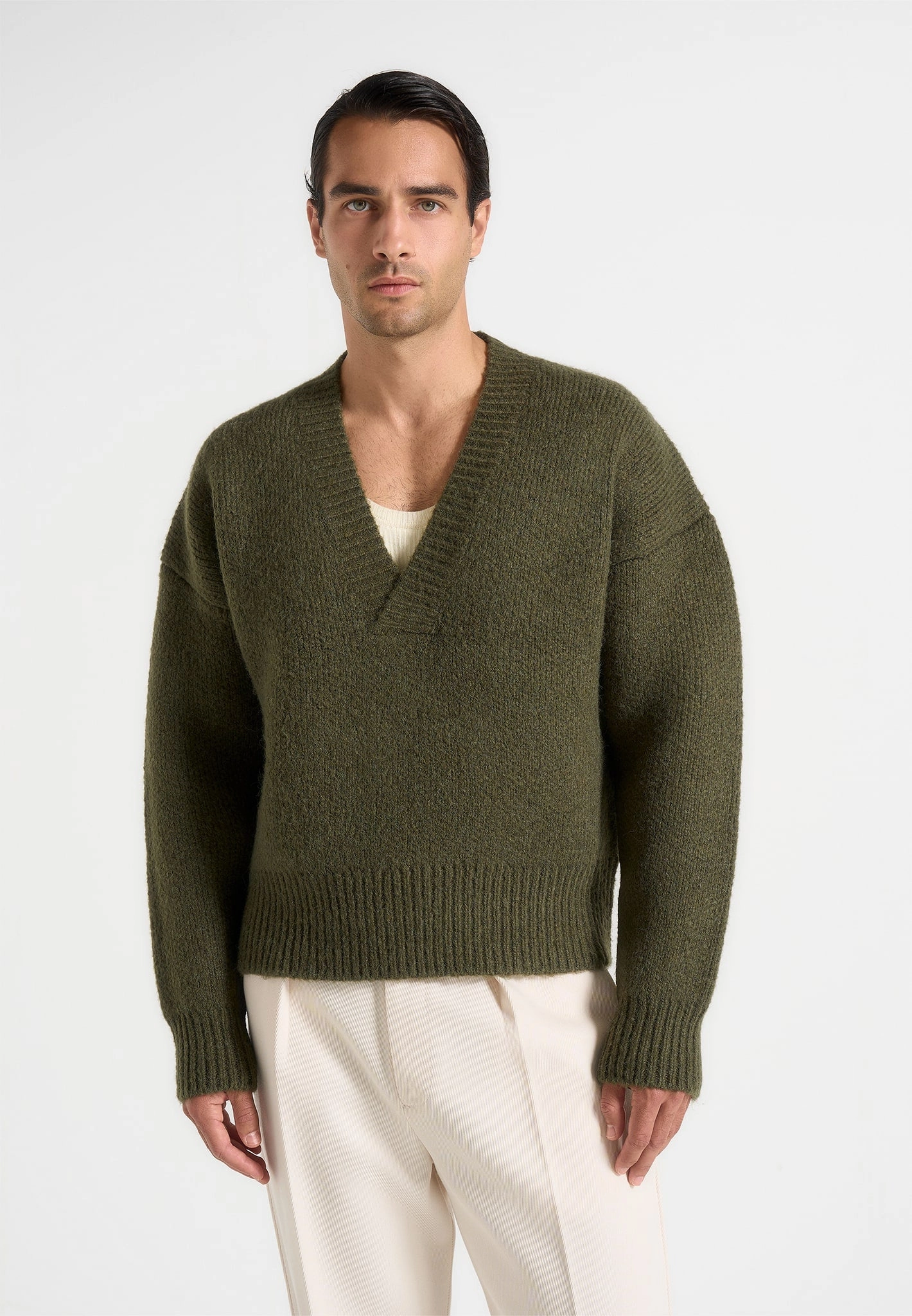 Chad - V-Neck Wool Knit Jumper - Olive Light Warmth