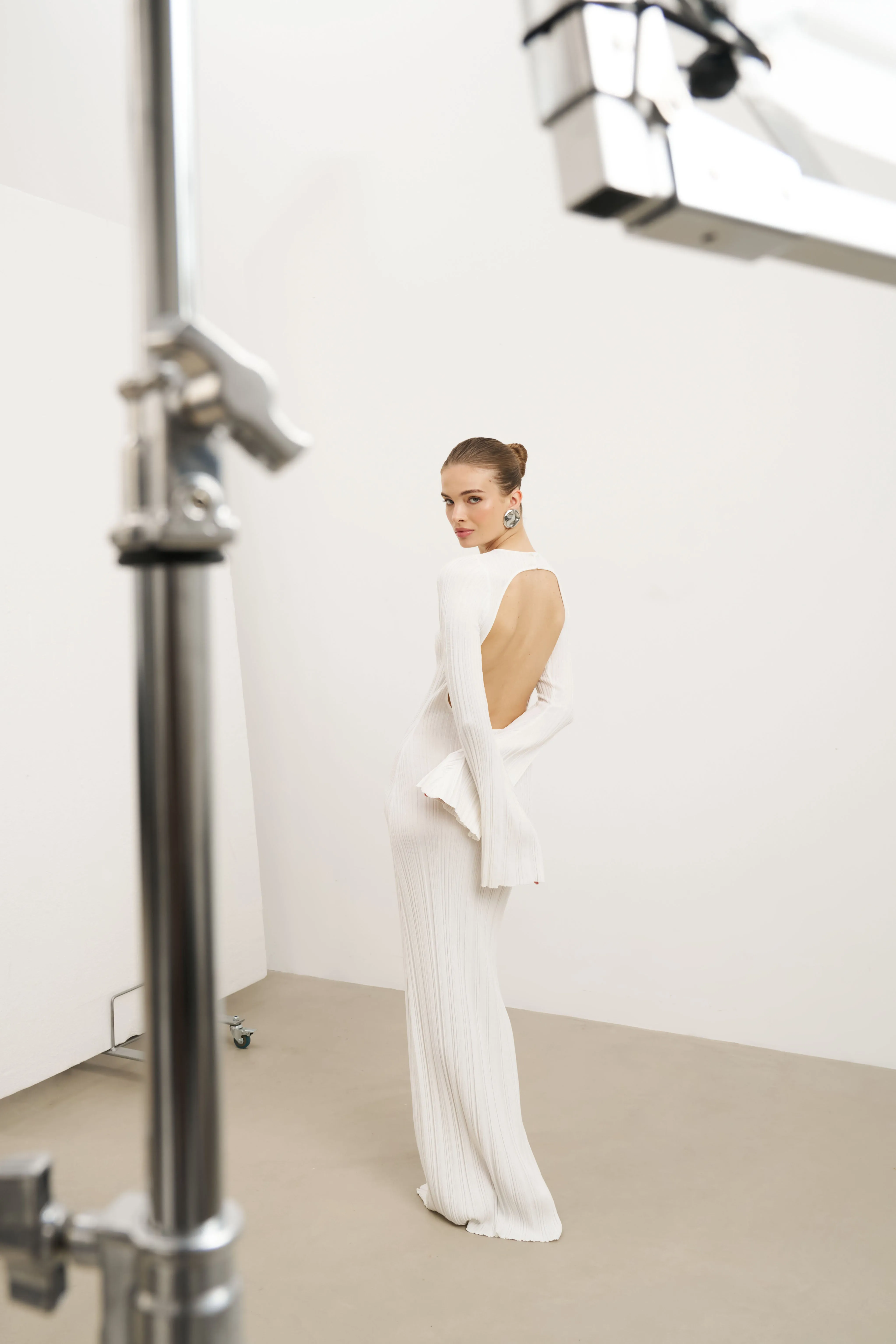 Fine Knit Longsleeve Open Back Maxi Dress - White Shimmer Stylish Line