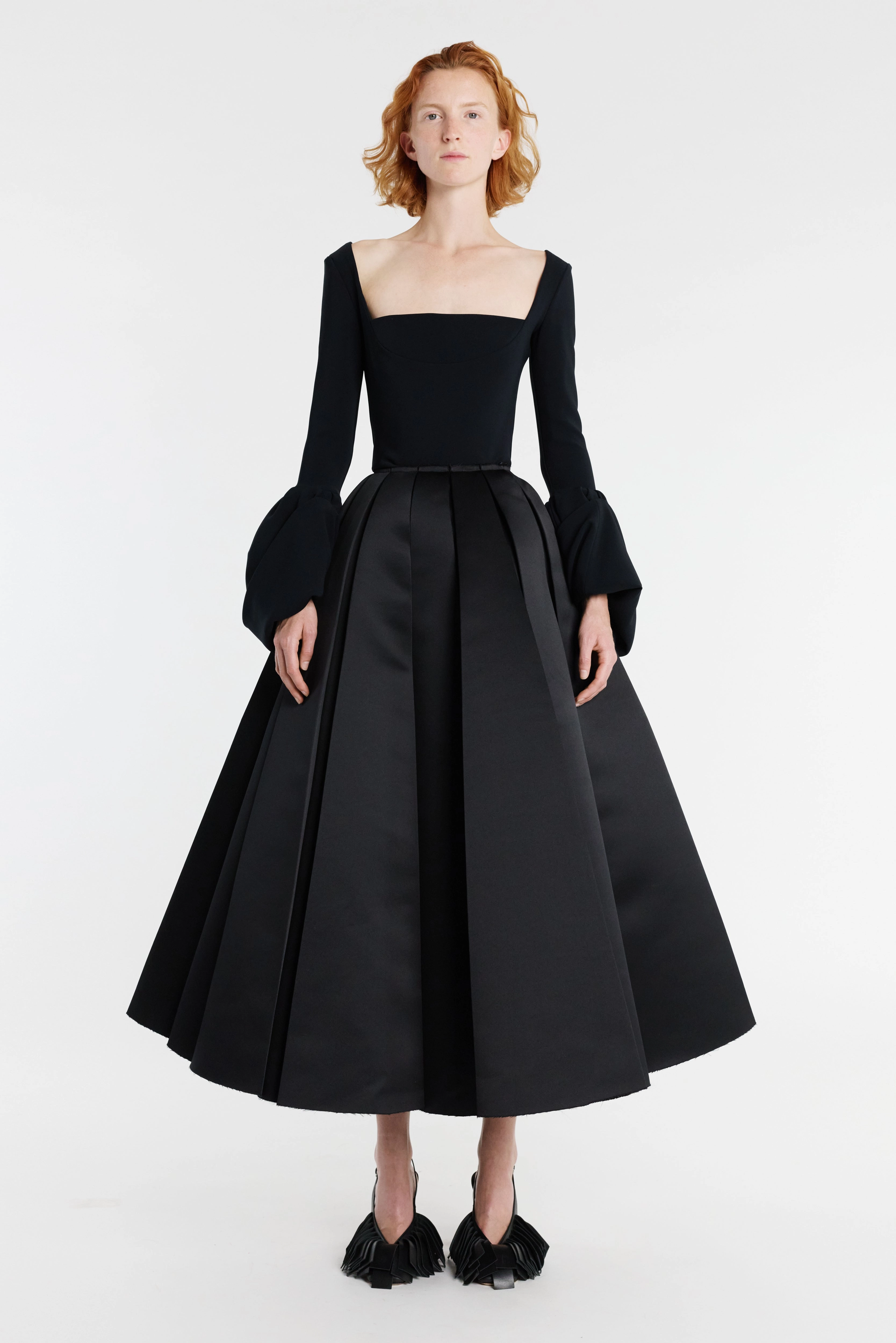 Antibacterial BoxyCrop Top With Square Decollete And Puff Cuffs Black