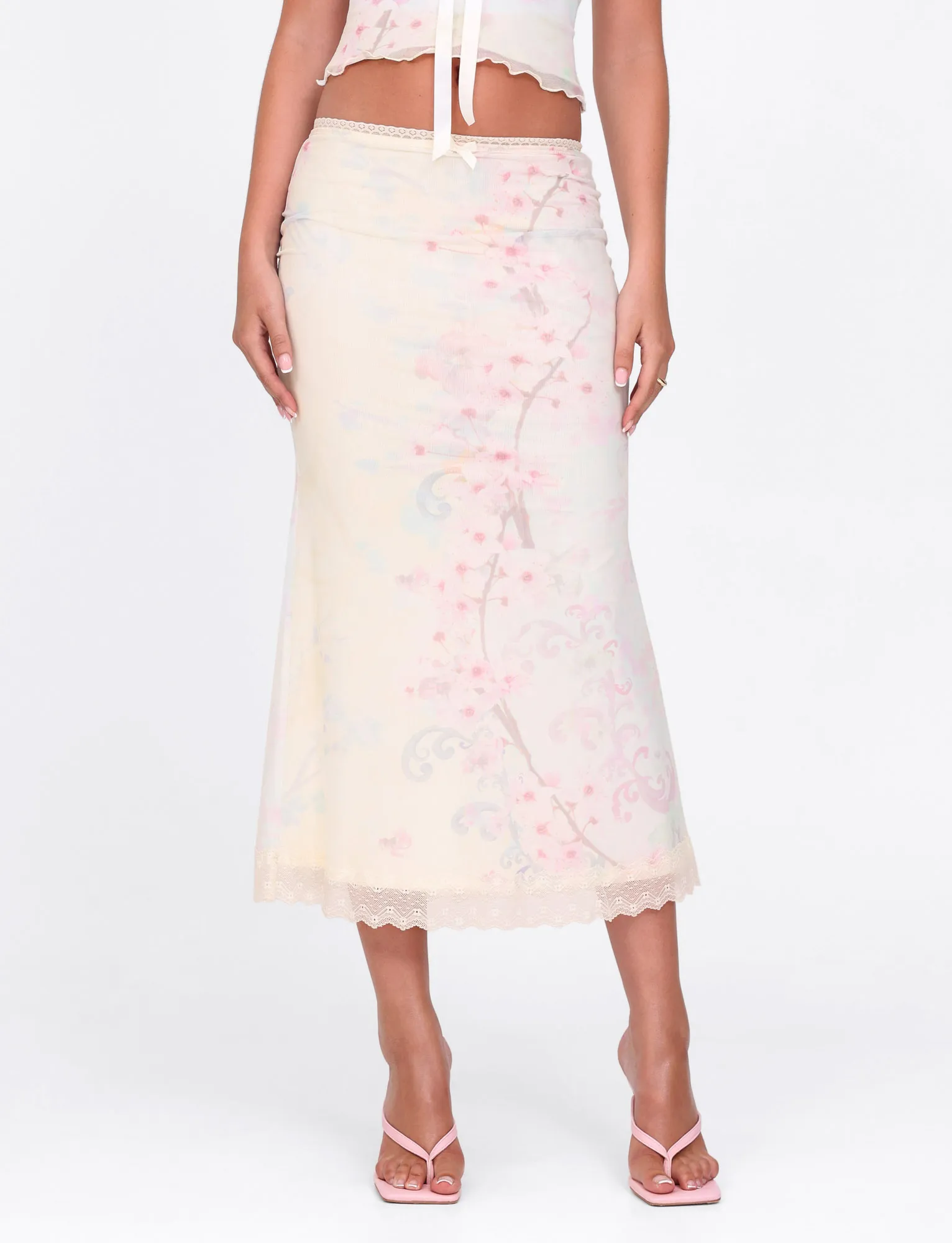 LONIE MIDI SKIRT - NEUTRAL : FLORAL : WASHED CHERRY BLOSSOM Subtle Look Chill Wear