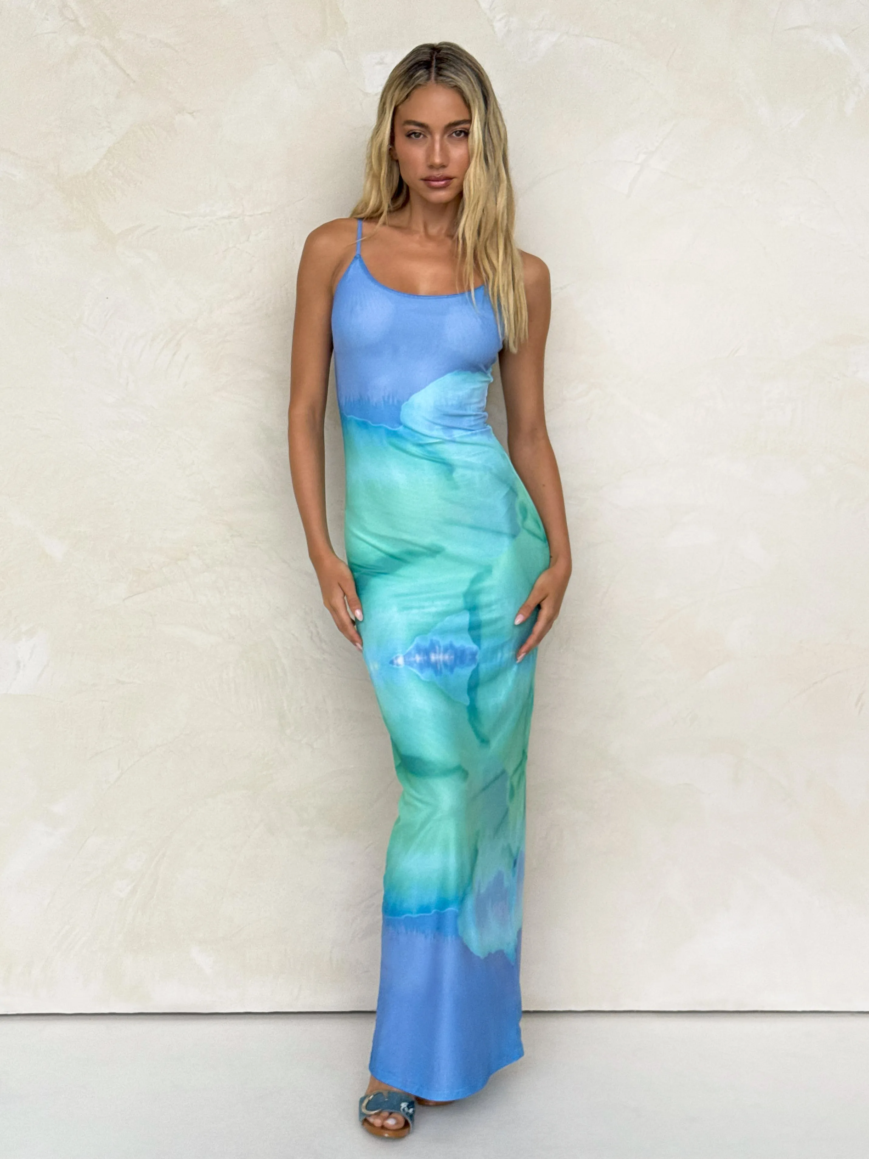 ARDON MAXI DRESS - BLUE : MACRO FLORAL : BLUE HIBISCUS Relax Feel