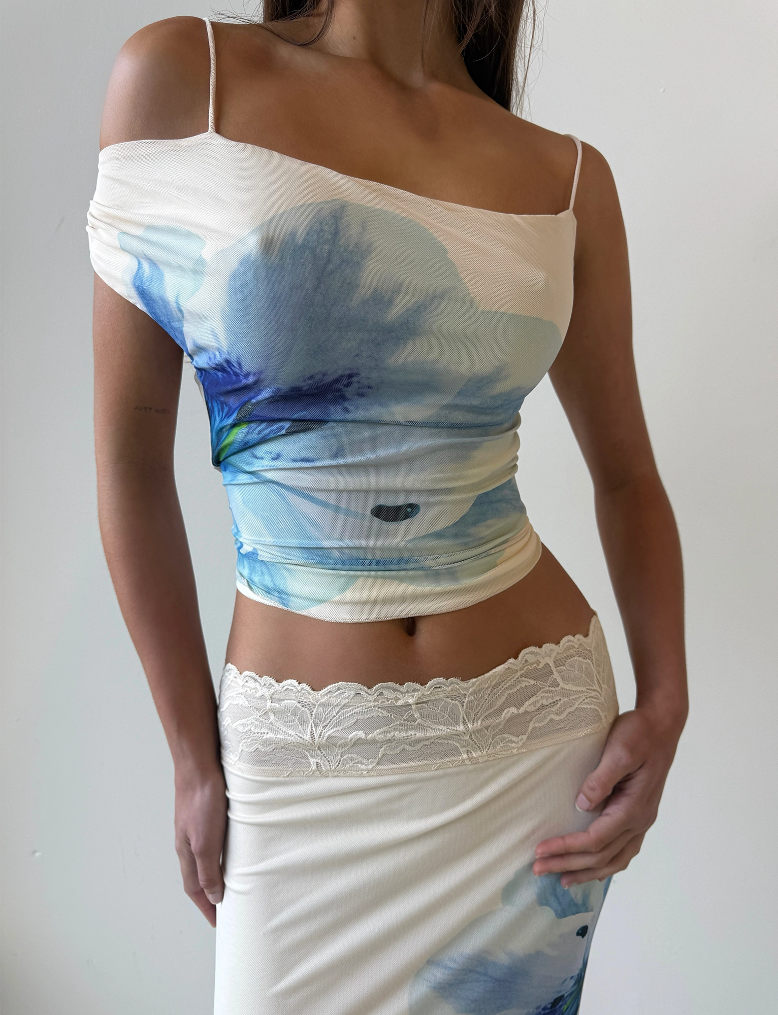 LILLIAN TOP - WHITE : CREAM : FLORAL Tencel Cotton Hybrid Weave