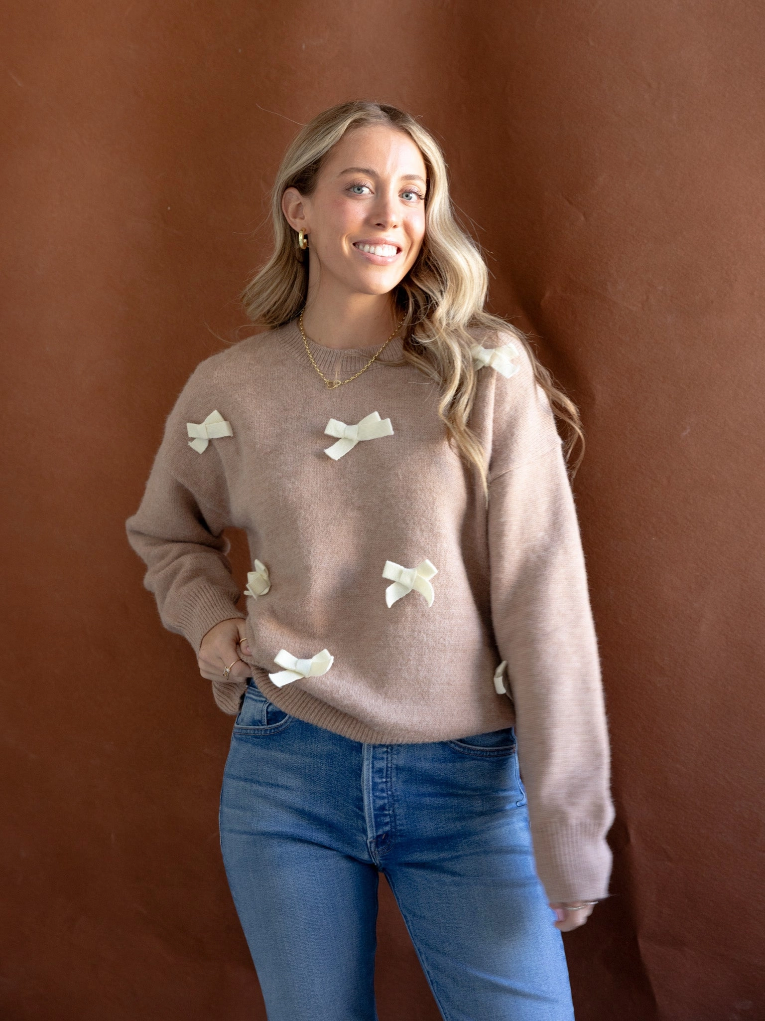 Crewneck Bow Sweater Off-Duty Fit Garment Dye Process