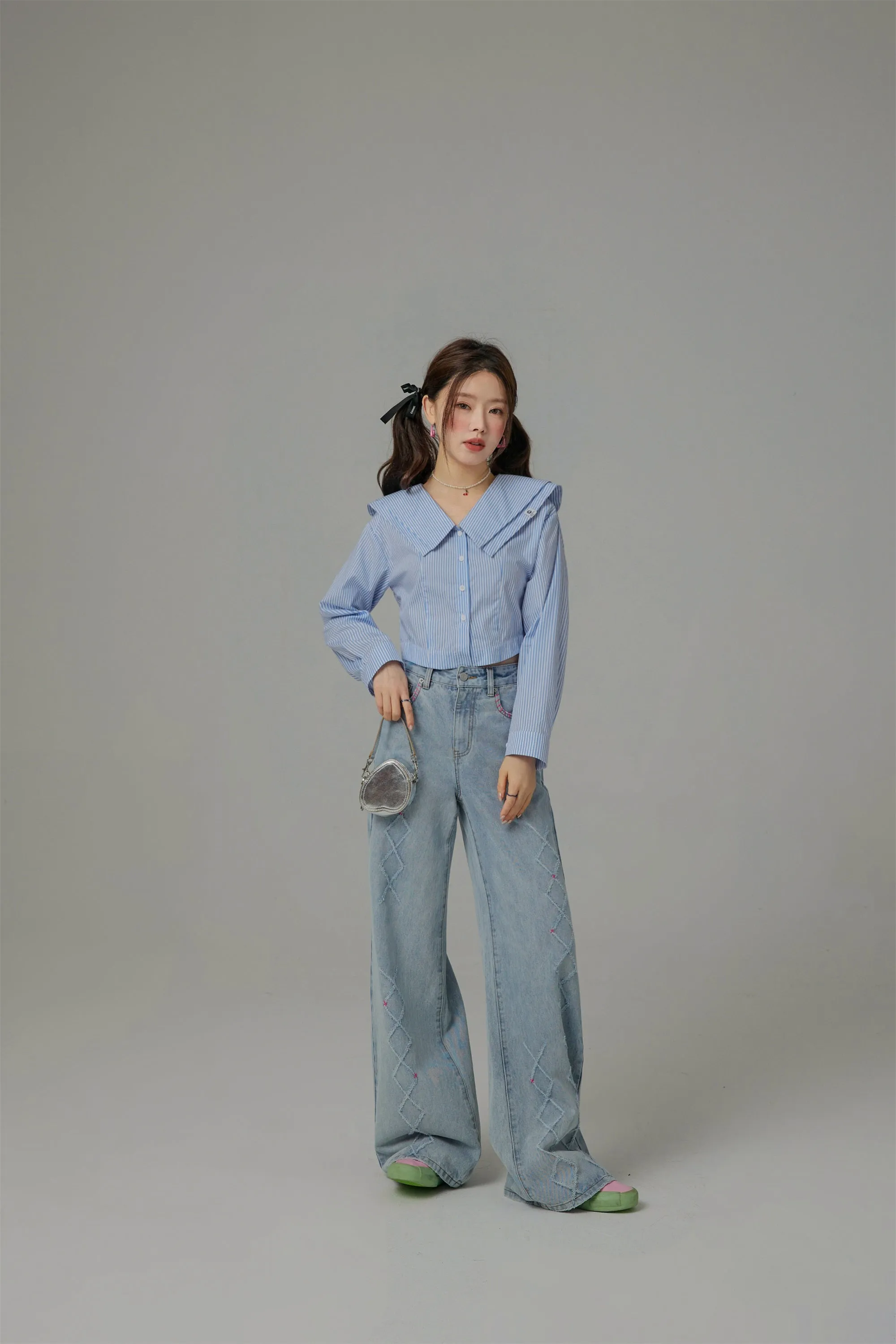 True Mission Big Collar Cropped Shirt