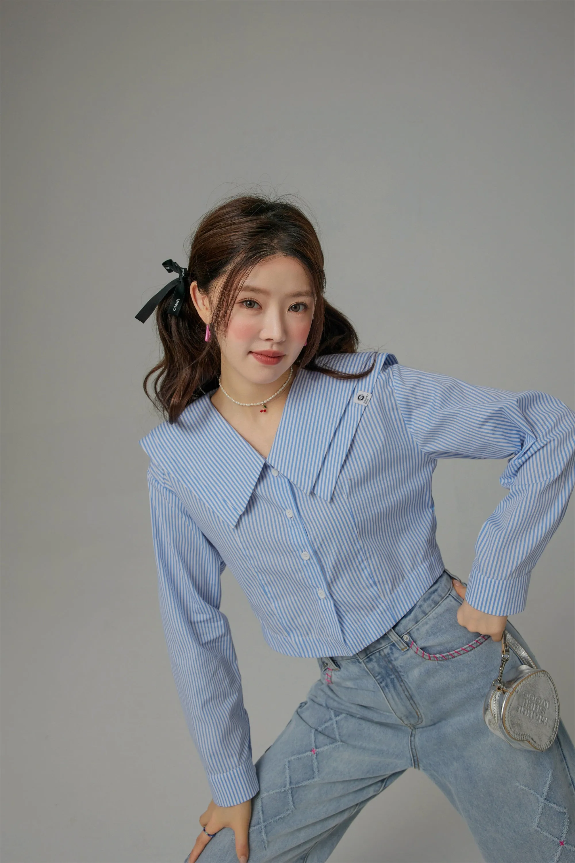 True Mission Big Collar Cropped Shirt
