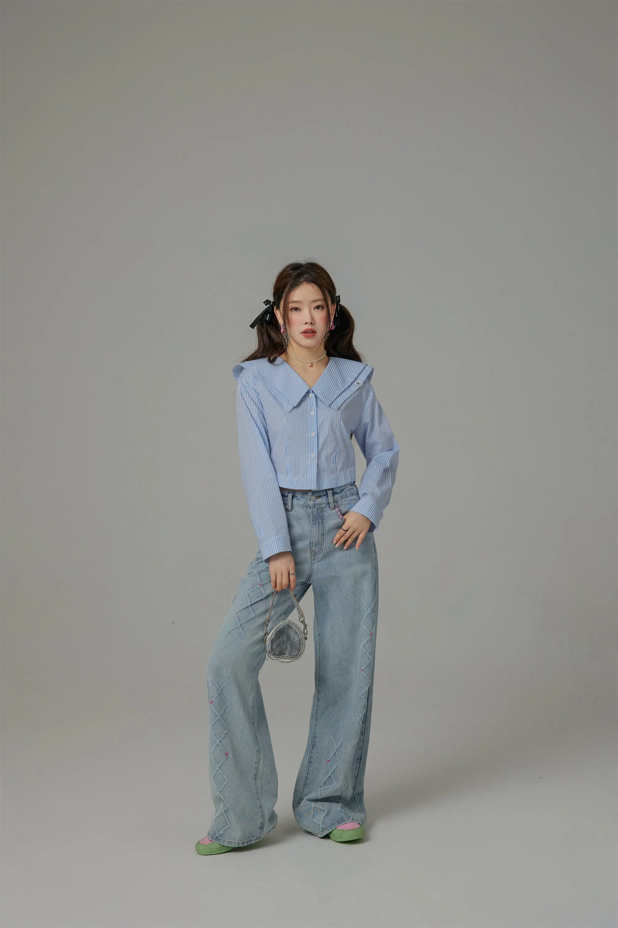 True Mission Big Collar Cropped Shirt
