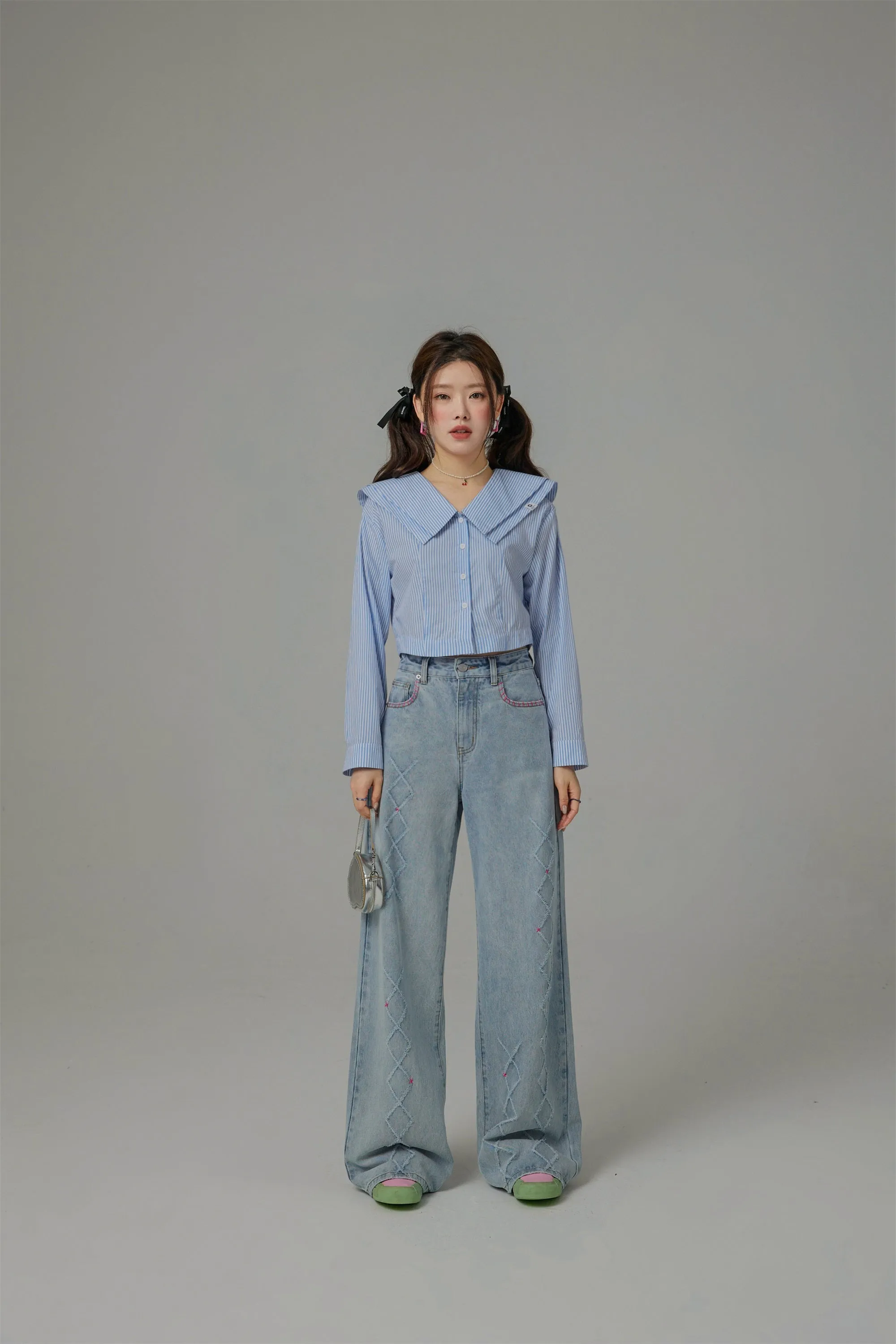 True Mission Big Collar Cropped Shirt