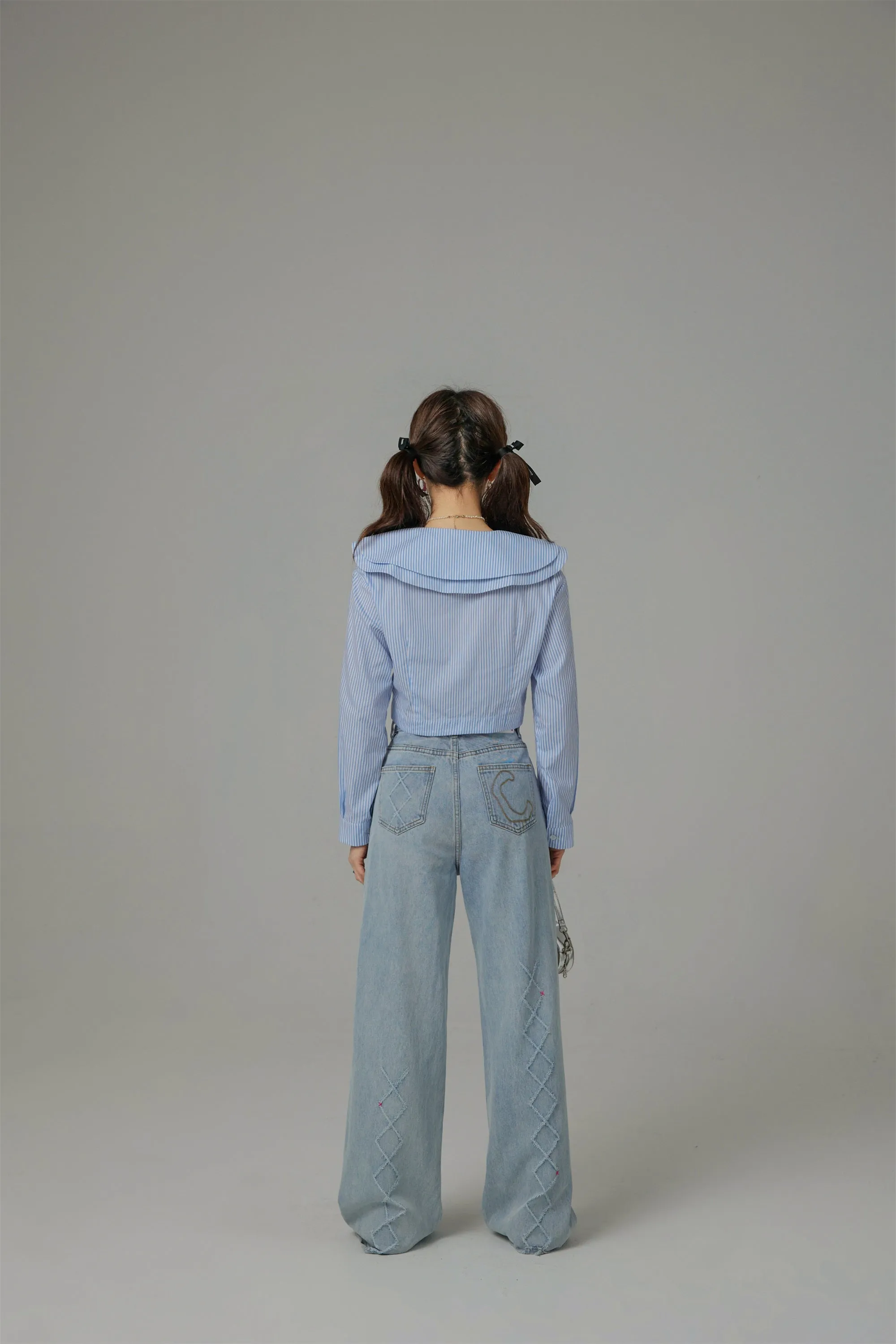 True Mission Big Collar Cropped Shirt
