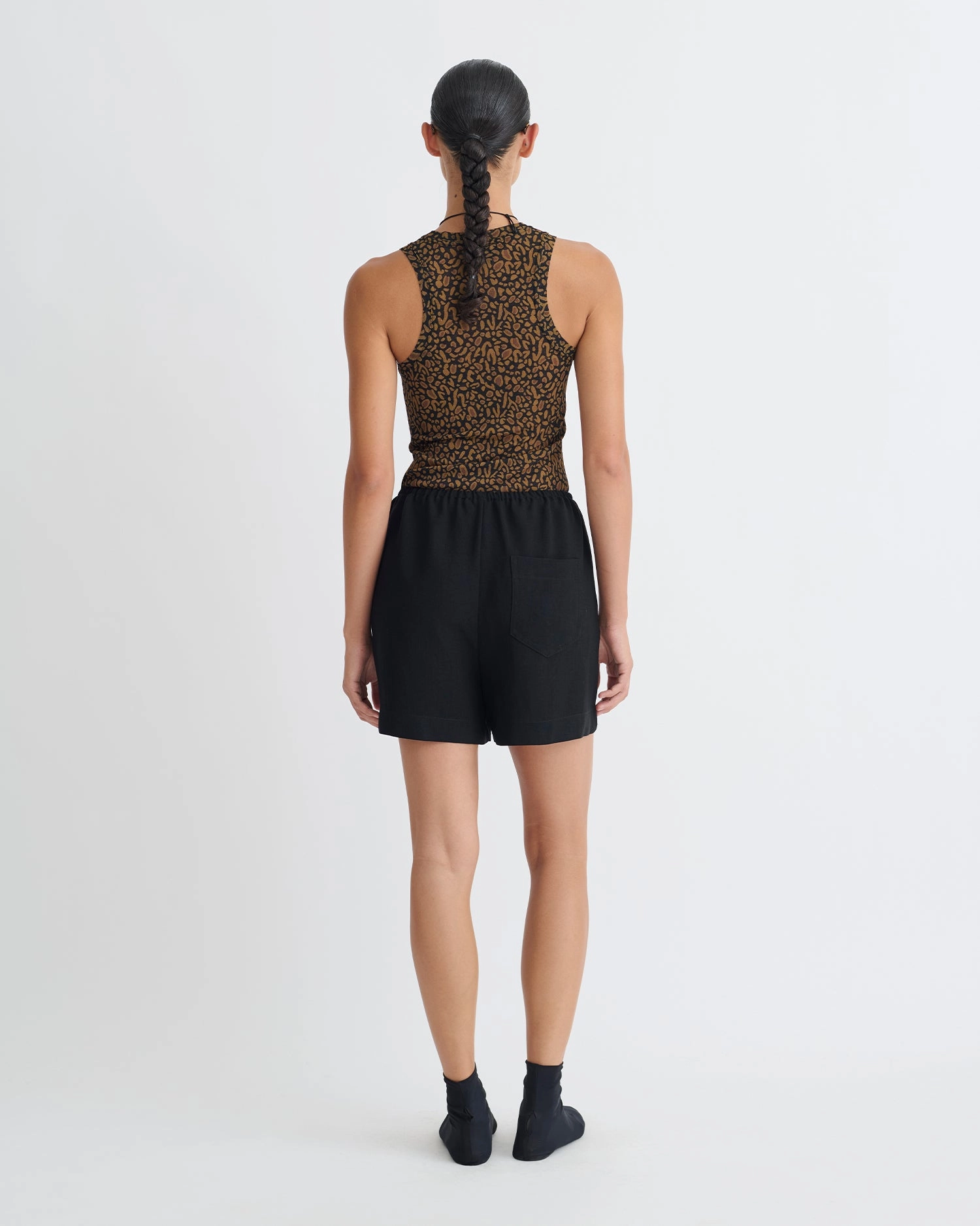 Dylla - Tech Linen Belted Shorts - Black Sport Flex
