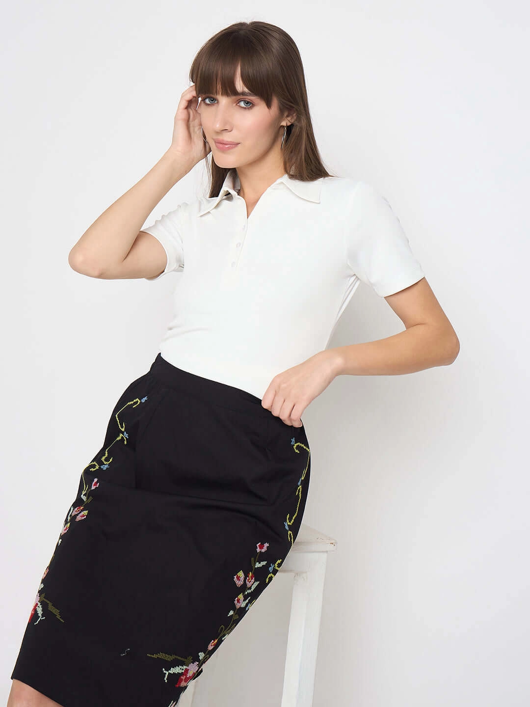 Madame Pique Solid White Polo T-shirt Chill Style AntiPillingTreatment