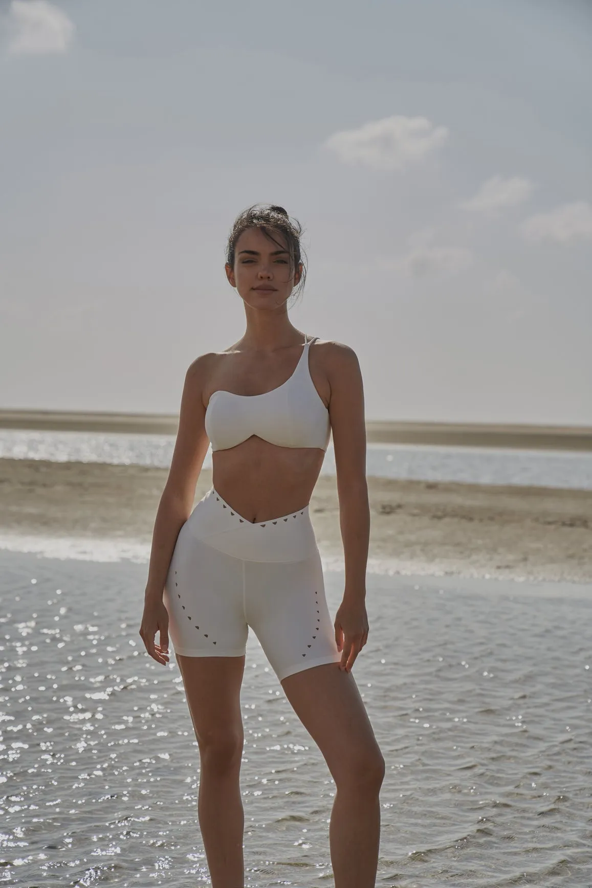 V-waist Laser Cut Sports Short Collectible Item hip look