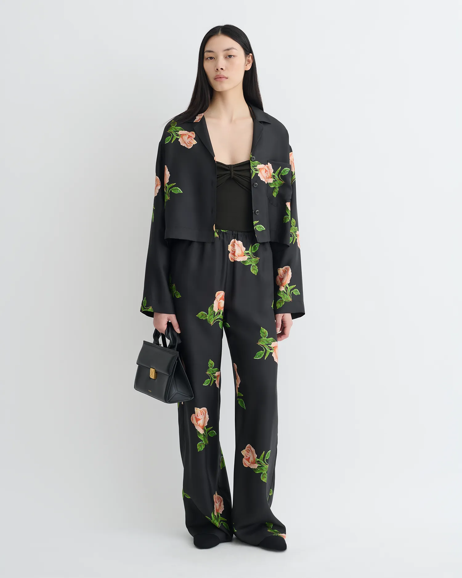 Dual Zone Ventilation Beach Ready Vally - Cropped Silk Twill Shirt - Off Black/Roses