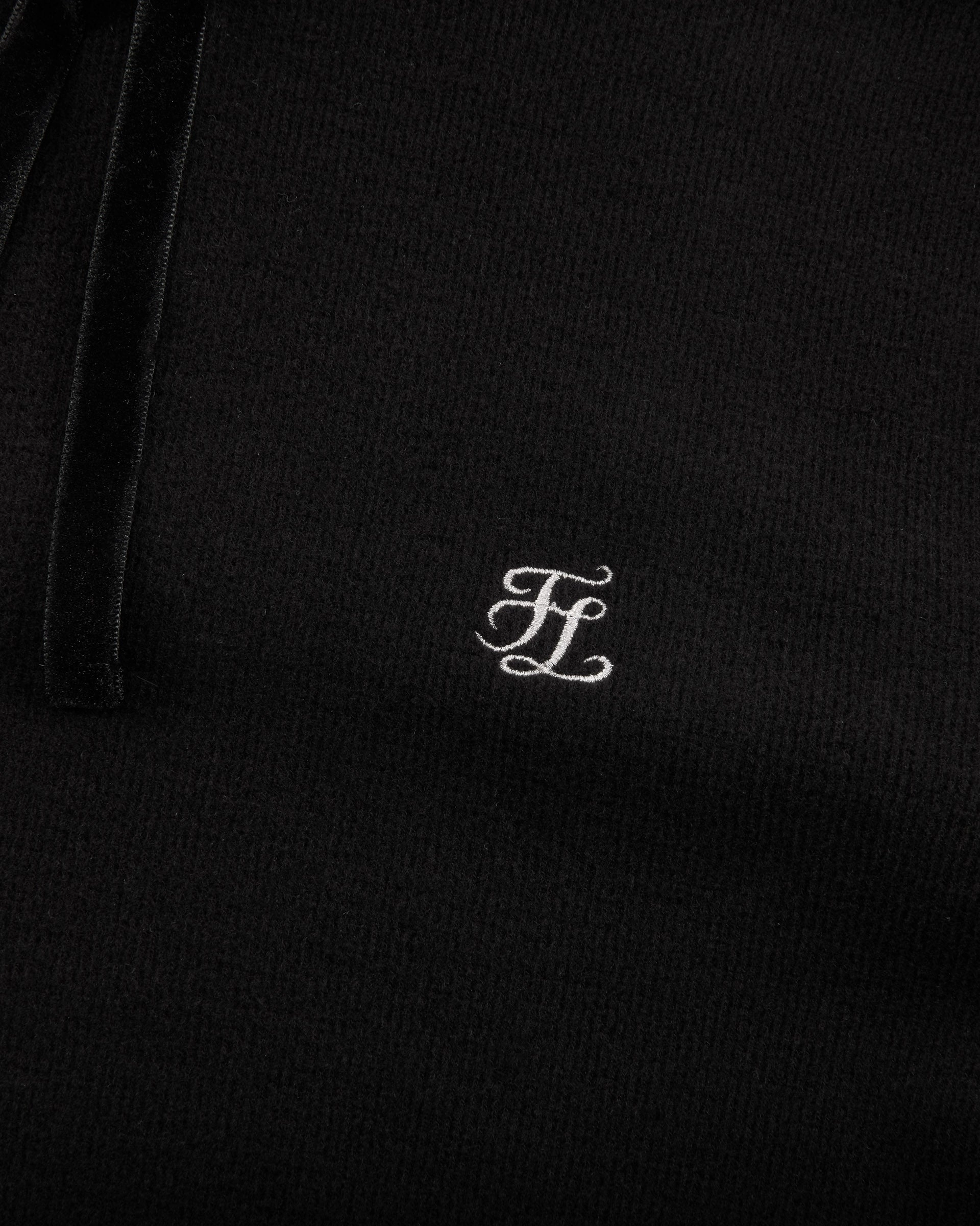 Velvet ribbon pleated T-shirt - Black Tactile Soft Texture StaticResistant Material