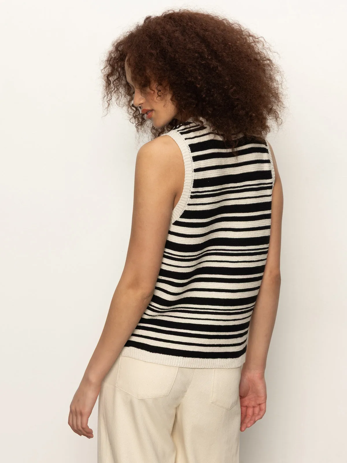 Comfy Apparel Modern Sweater Shell Black Macrame