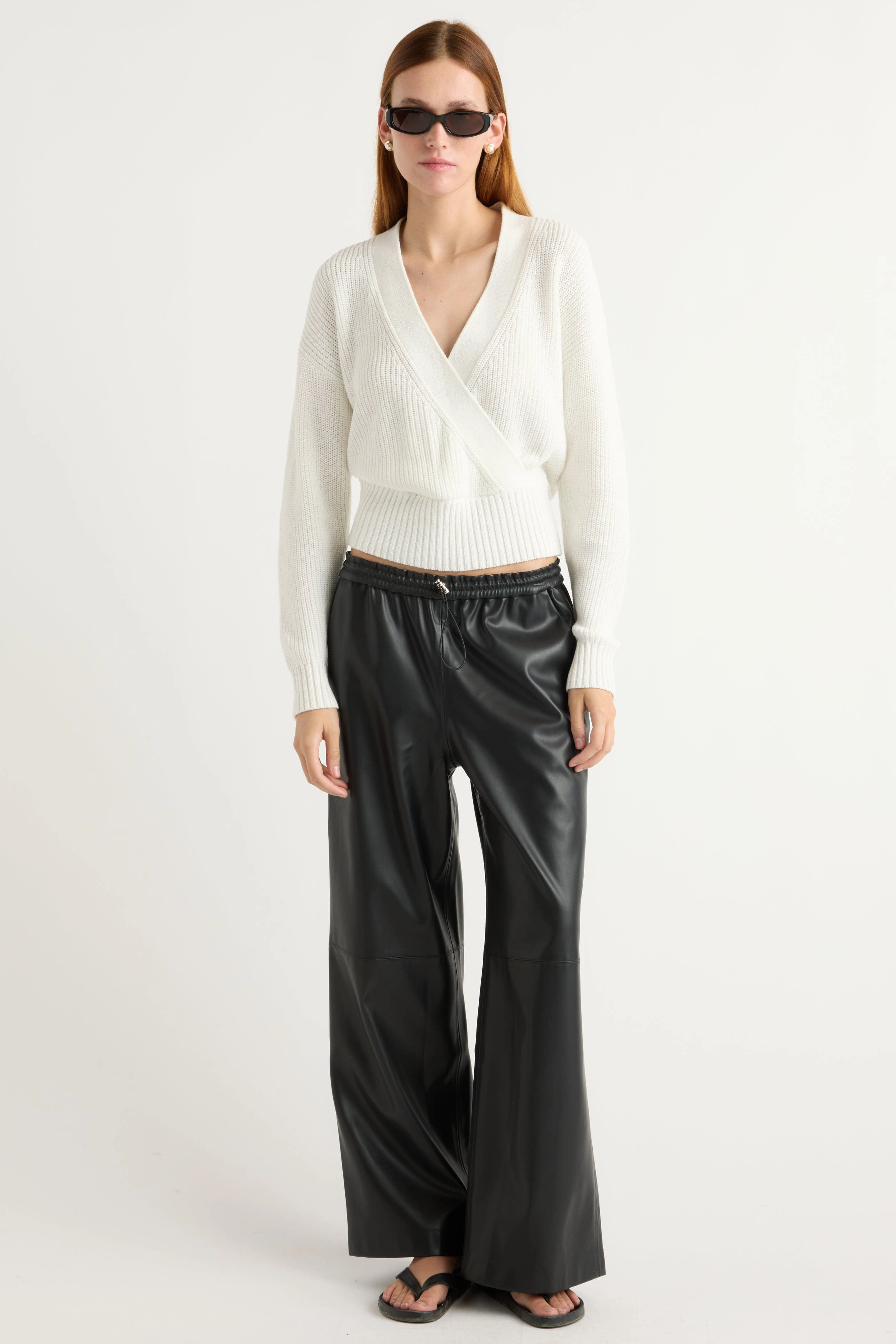 Maren Cropped V-Neck Sweater Hypoallergenic Fiber