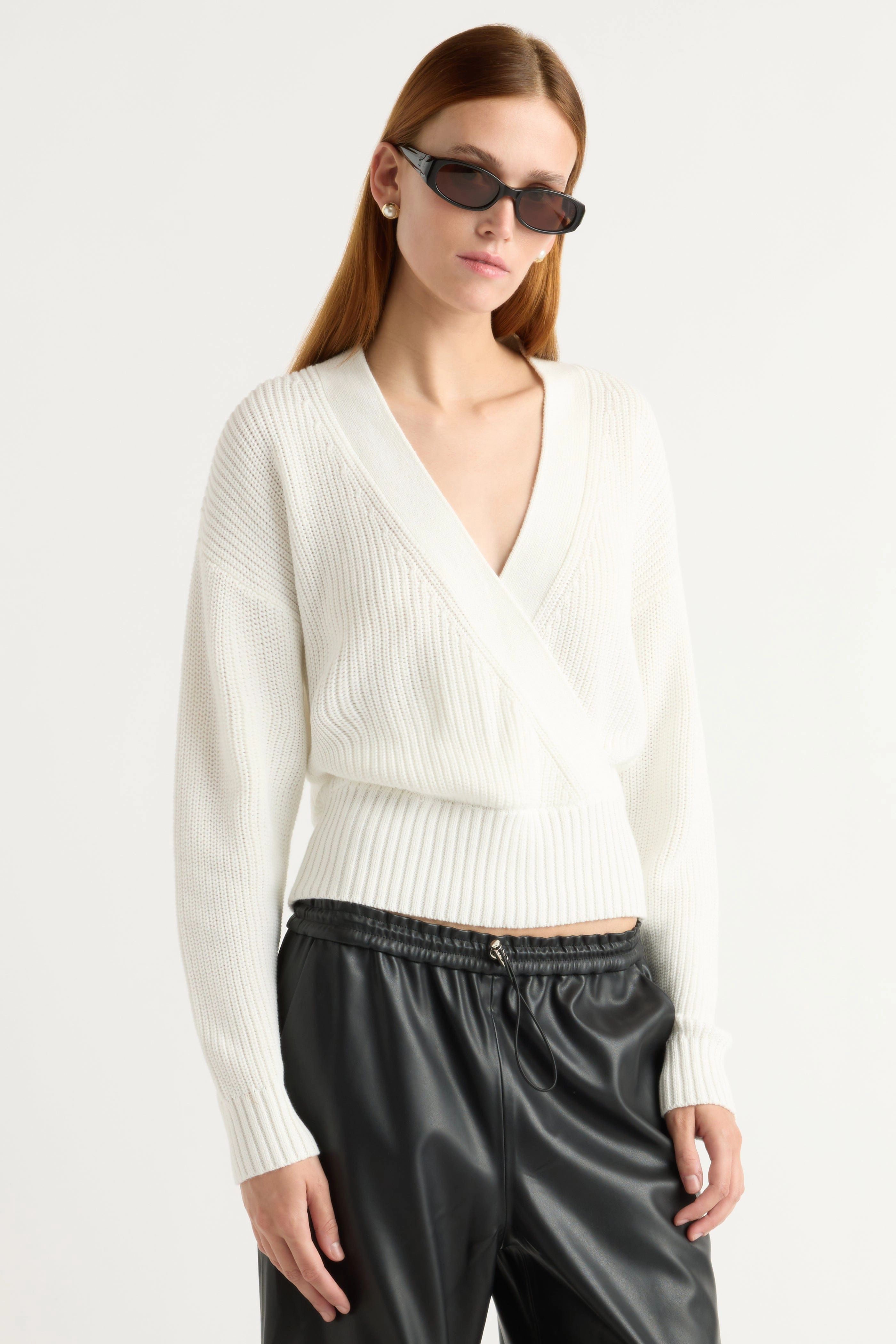 Maren Cropped V-Neck Sweater Quick Dry Performance