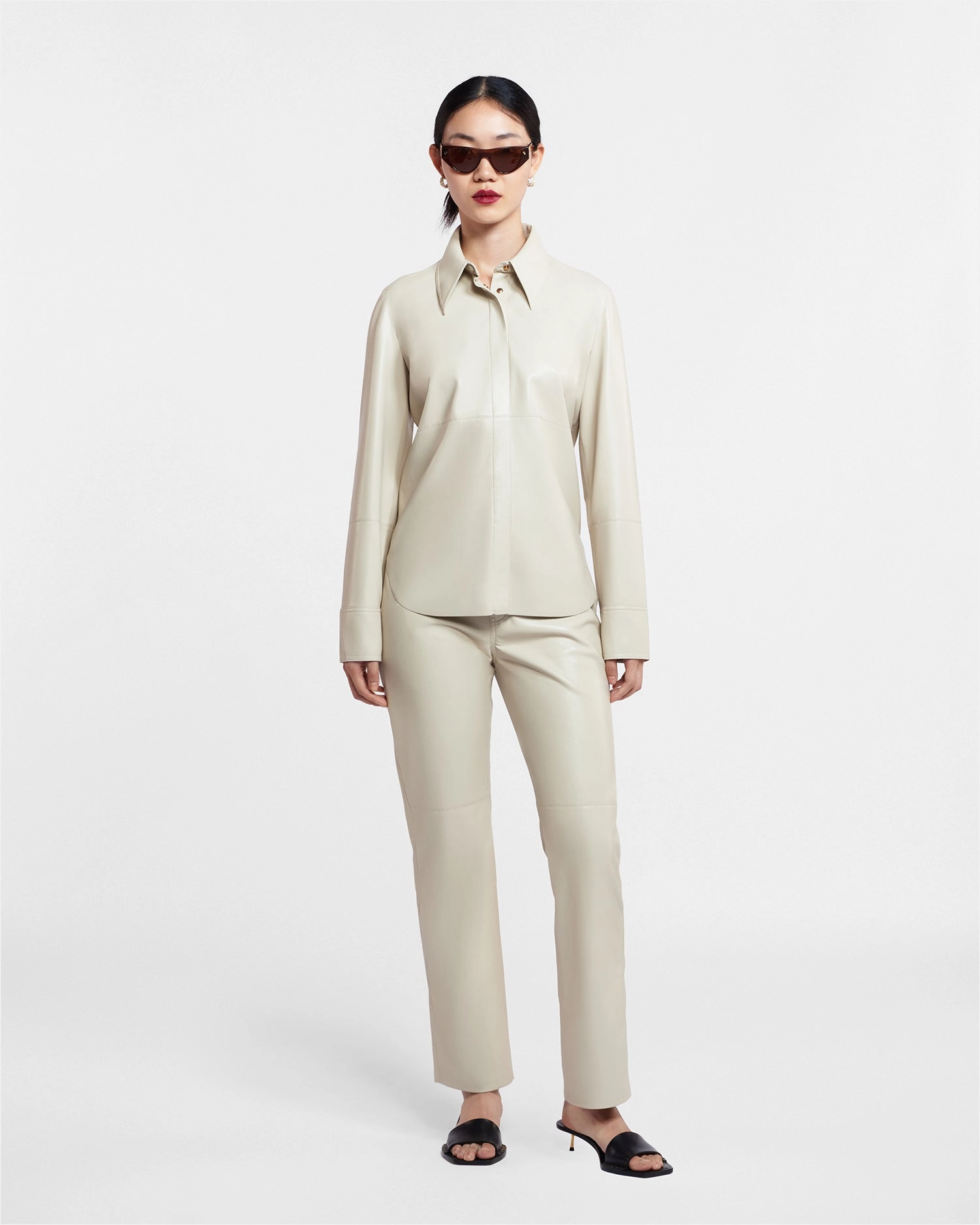 Non Tapered Leg tailored look Vinni - Okobor? Alt-Leather Pants - Creme