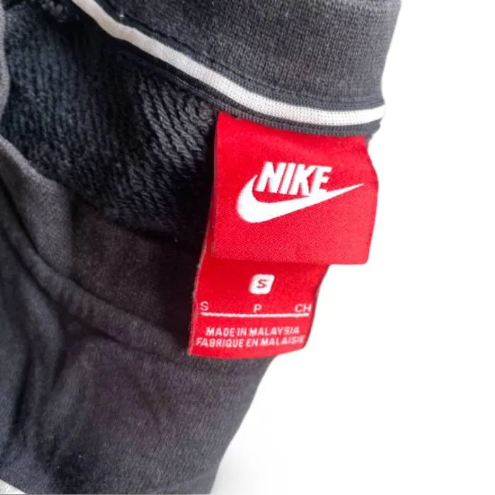 Vintage Nike crew neck black unisex sweatshirt in S| L28 W18| SKU 5353