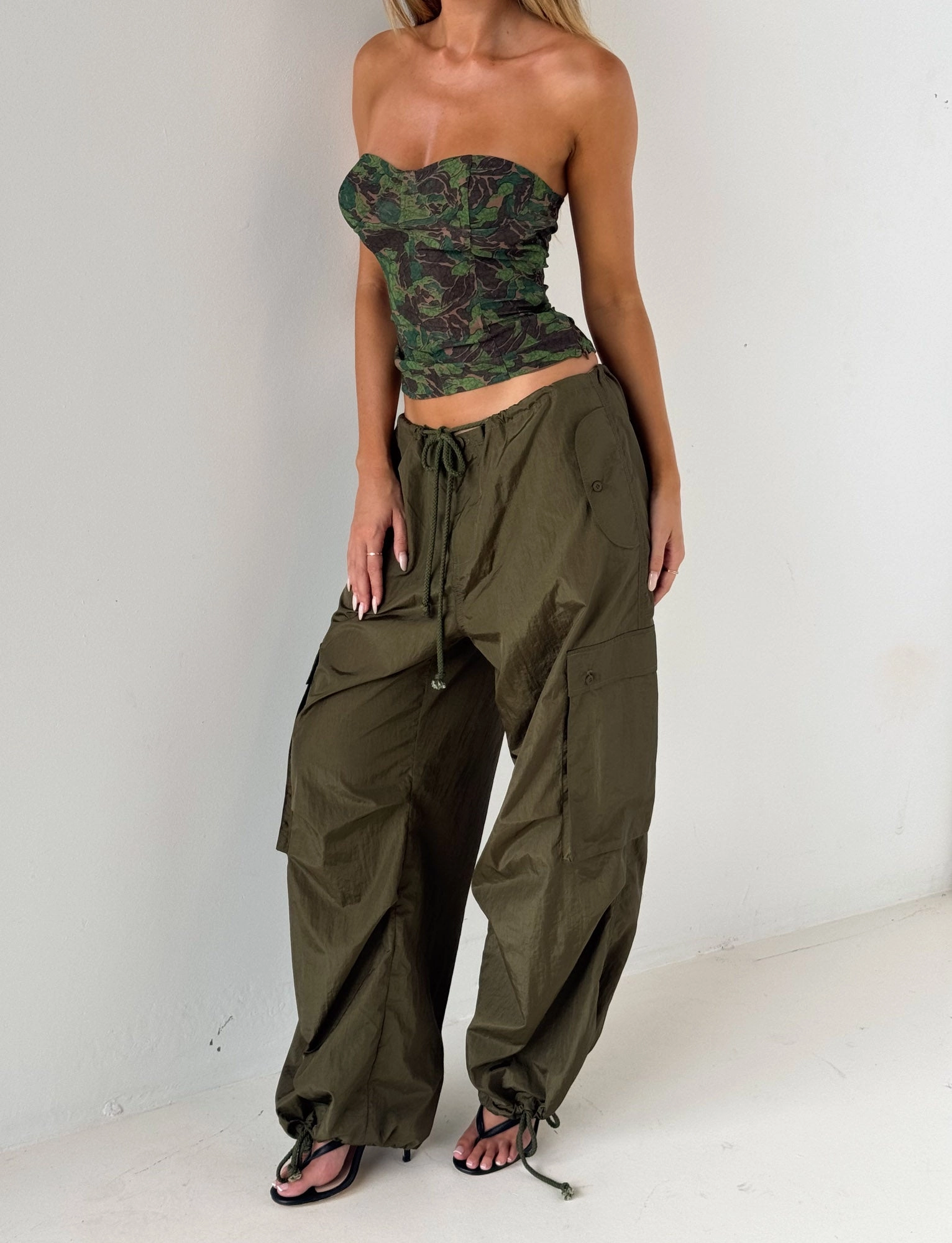 Zip Pocket Easy Stretch Fit VIOLETTE PANT - GREEN : KHAKI GREEN