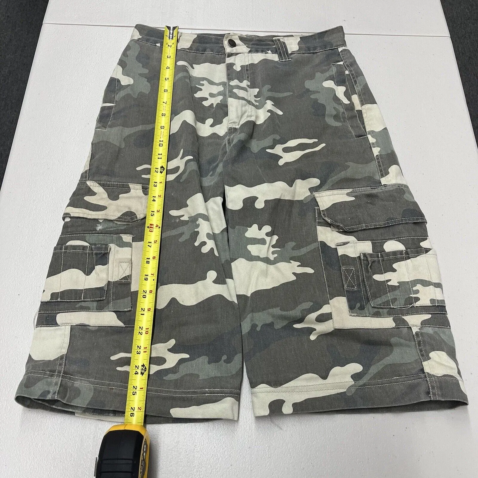 Vtg 2000s Y2K No Boundaries Men's Camo Relaxed Fit Carpenter Cargo Shorts Size 30